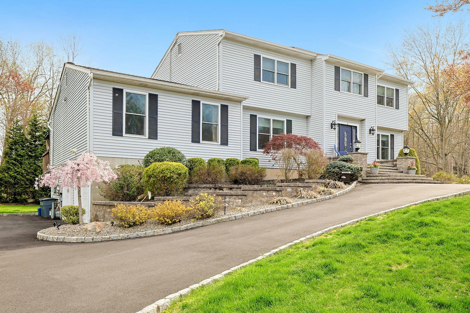 19 White Birch Court Property Photo 1