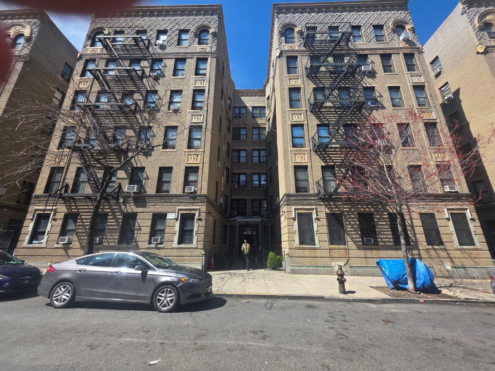 1711 Davidson Avenue 1n Property Photo