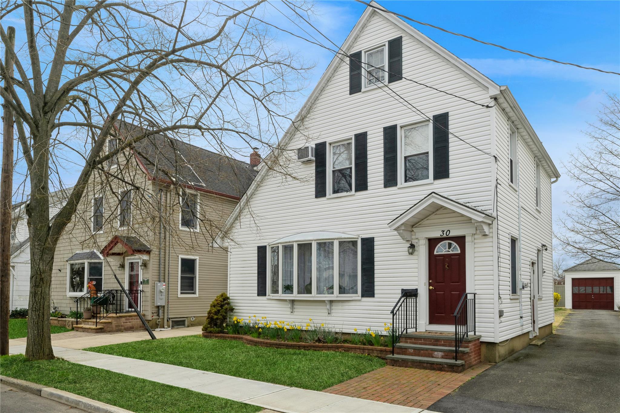 30 Temple Street Property Photo