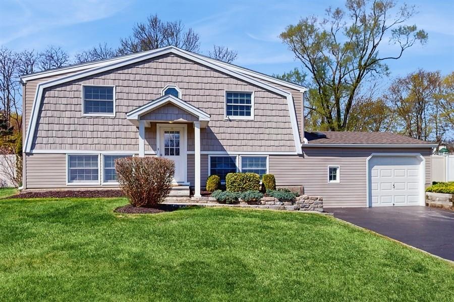 54 University Heights Drive Property Photo