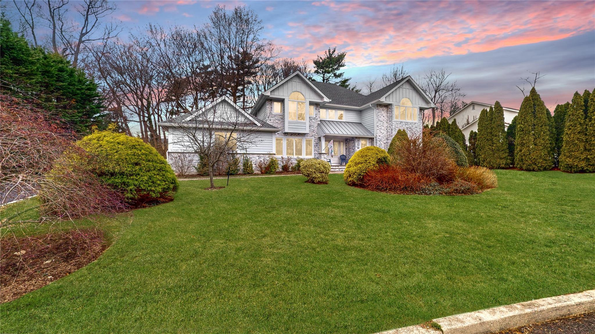 10 Carlyle Drive Property Photo 1