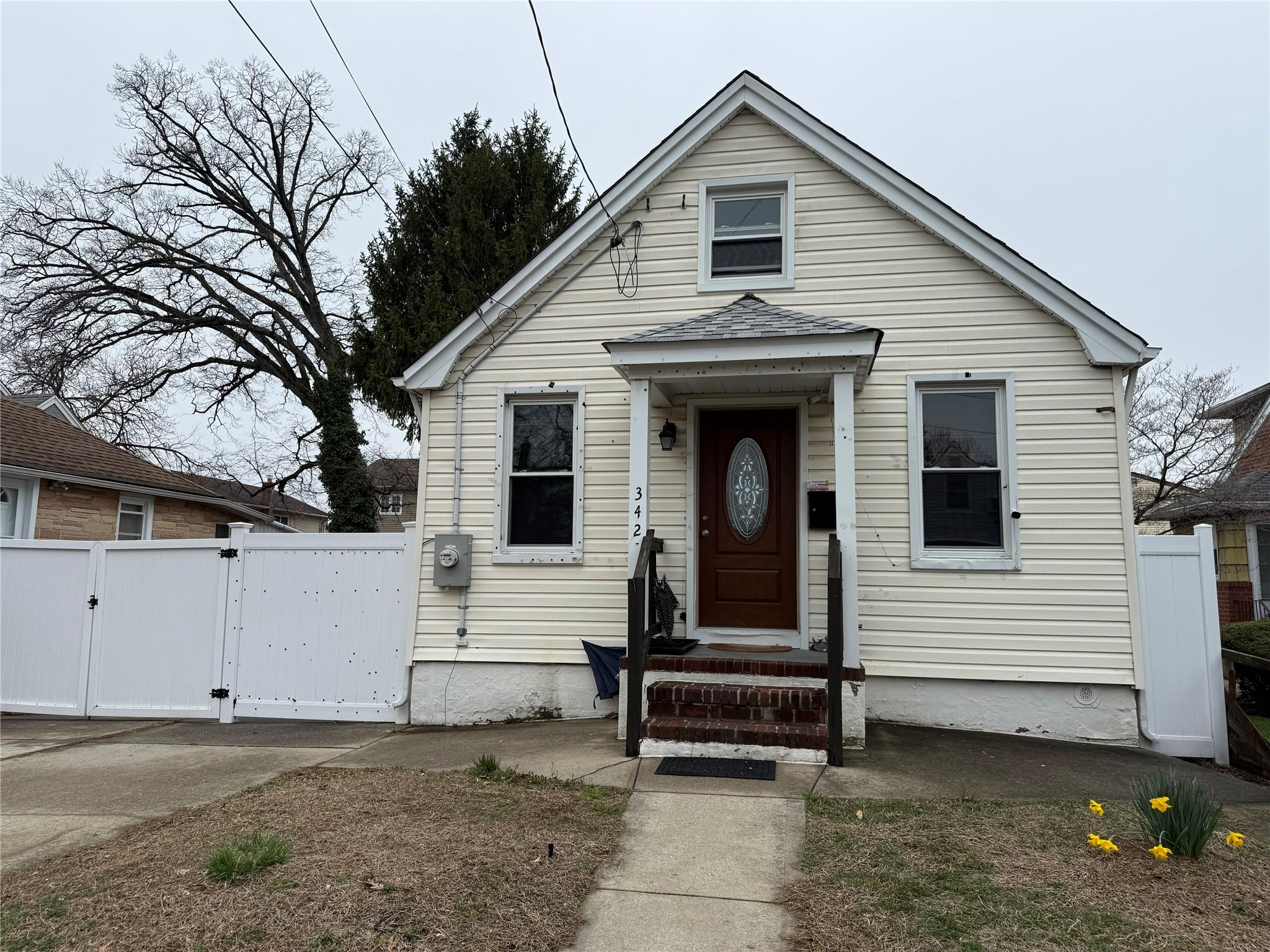 342 Randall Avenue Property Photo
