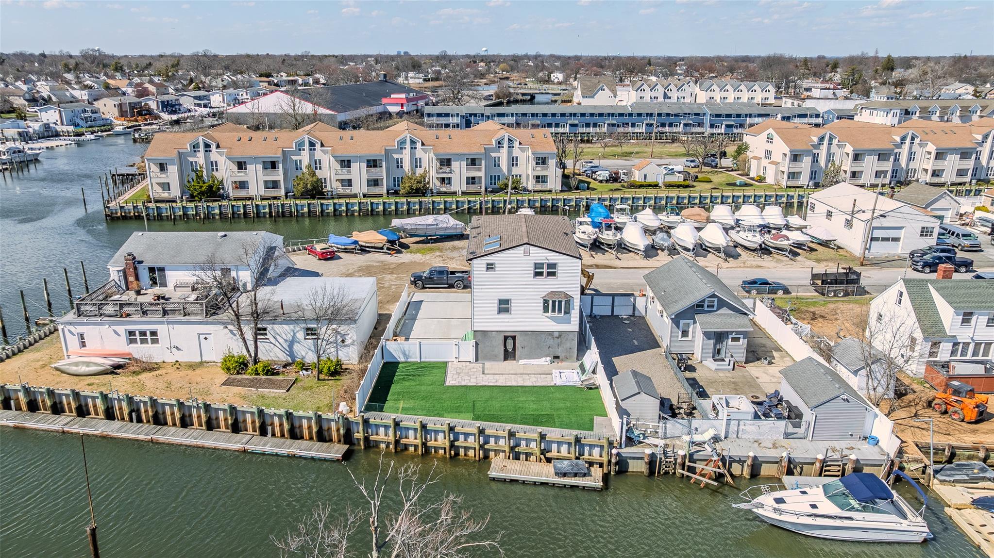 33 Dock Drive Property Photo