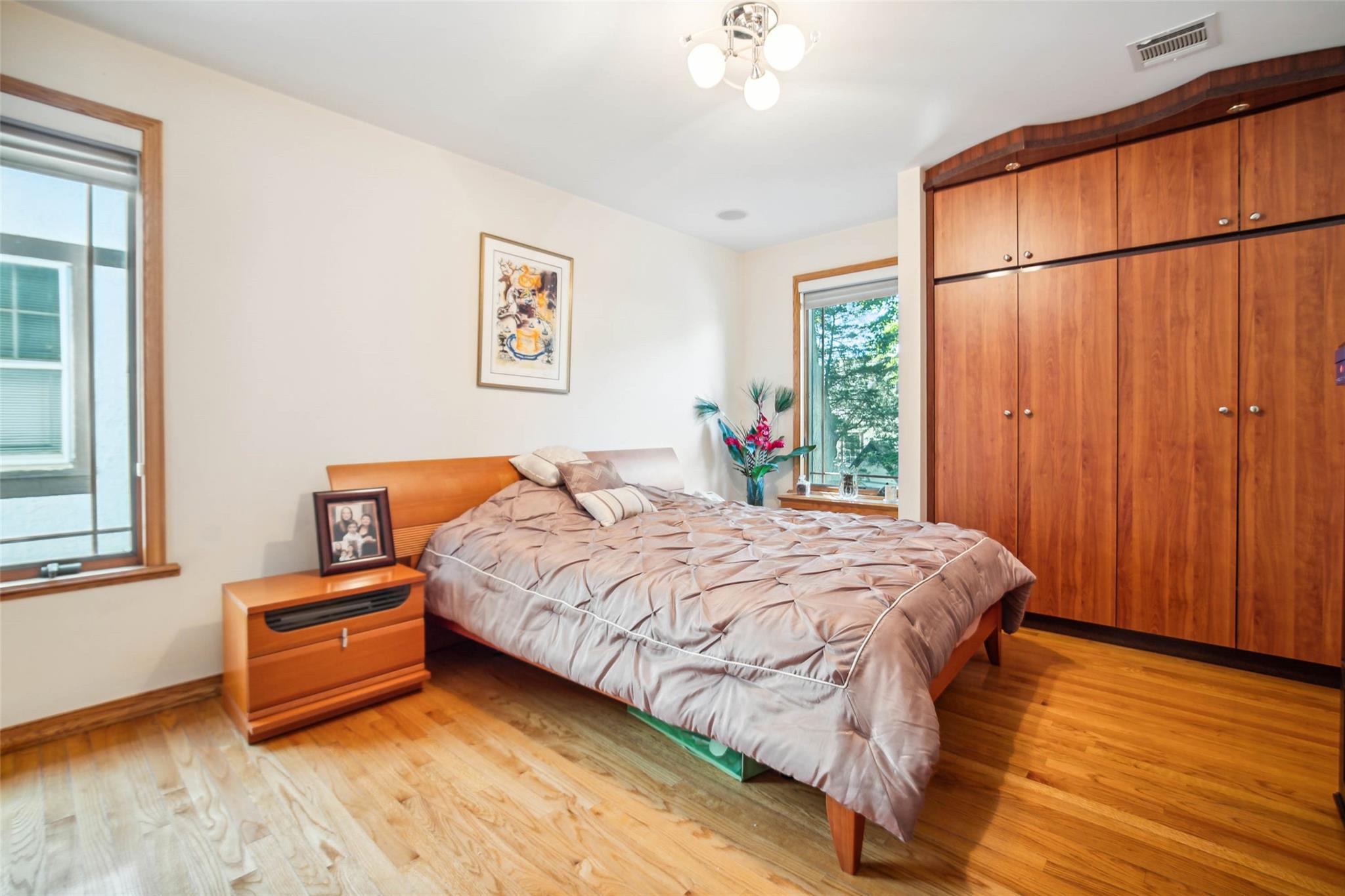 71-38 Harrow Street Property Photo 11