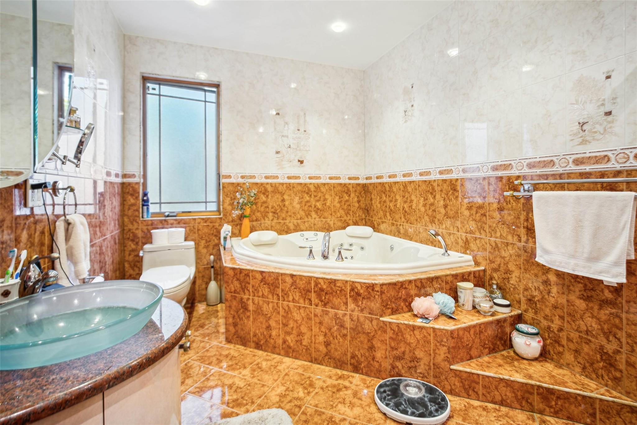 71-38 Harrow Street Property Photo 12
