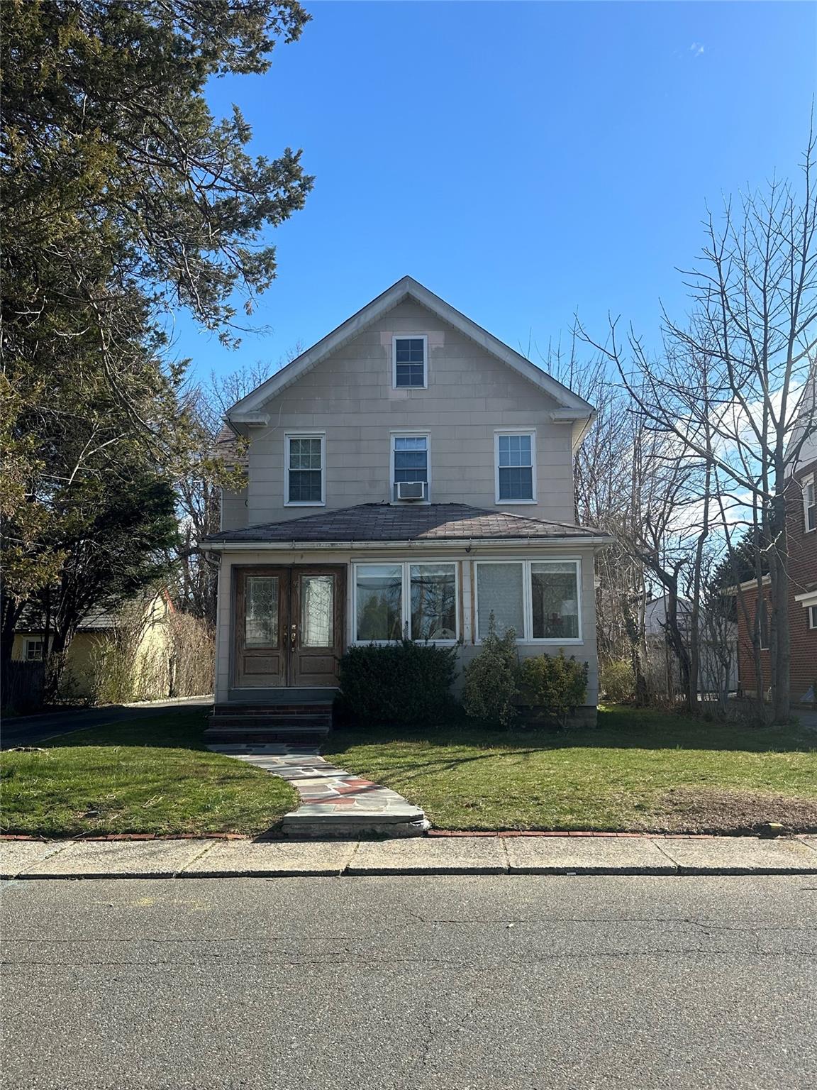 95 Maple Street Property Photo