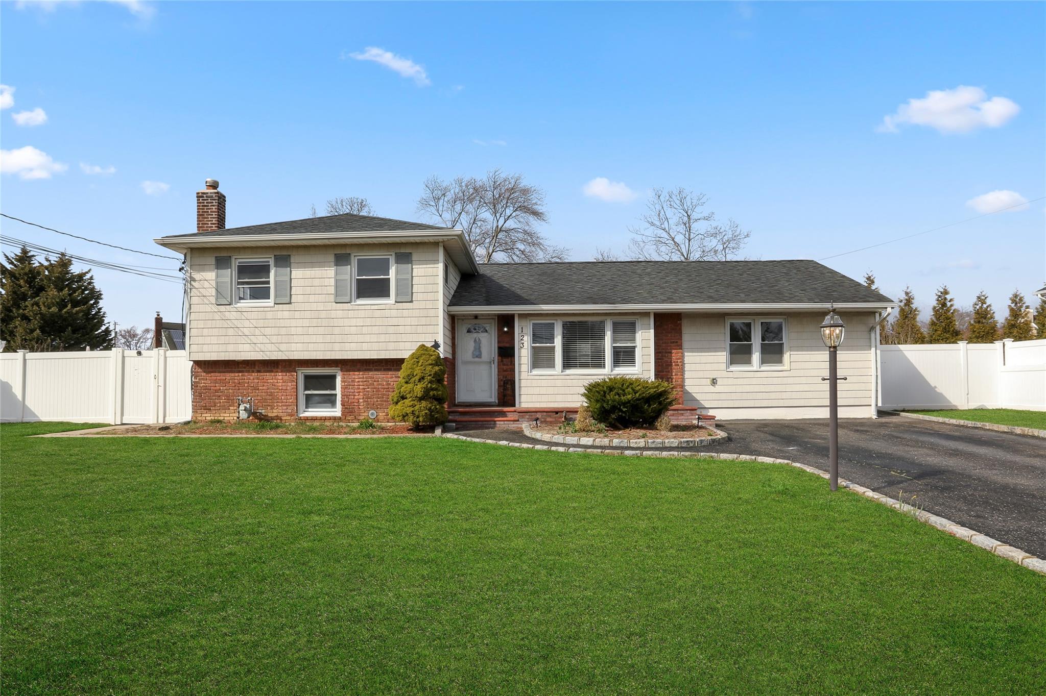 123 Ruth Street Property Photo