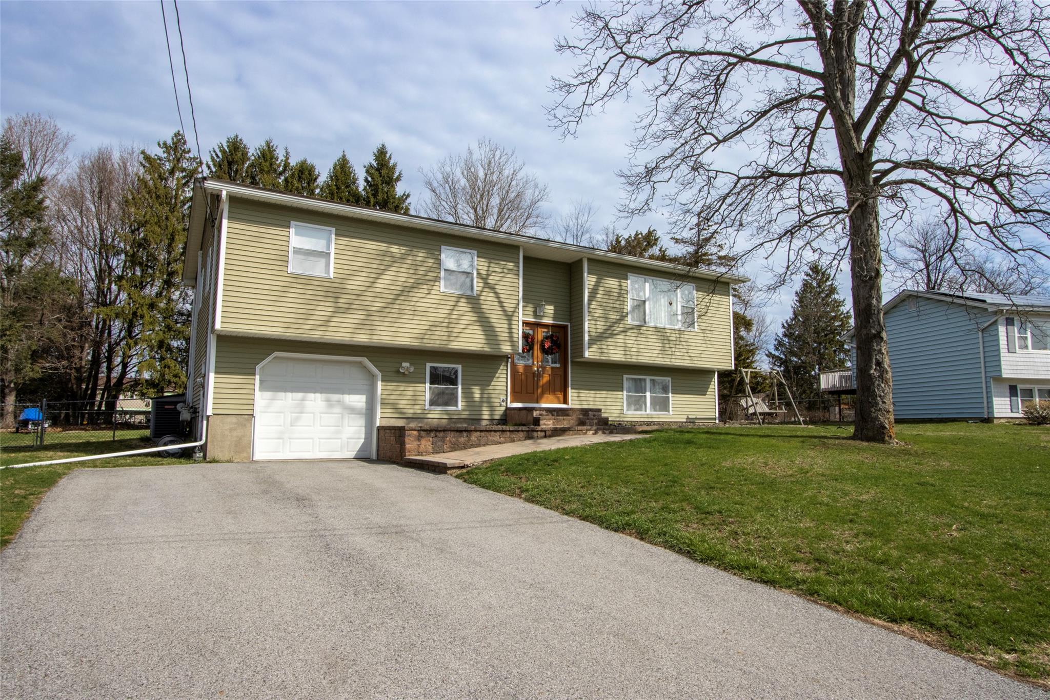 108 Parkdale Drive Property Photo 1