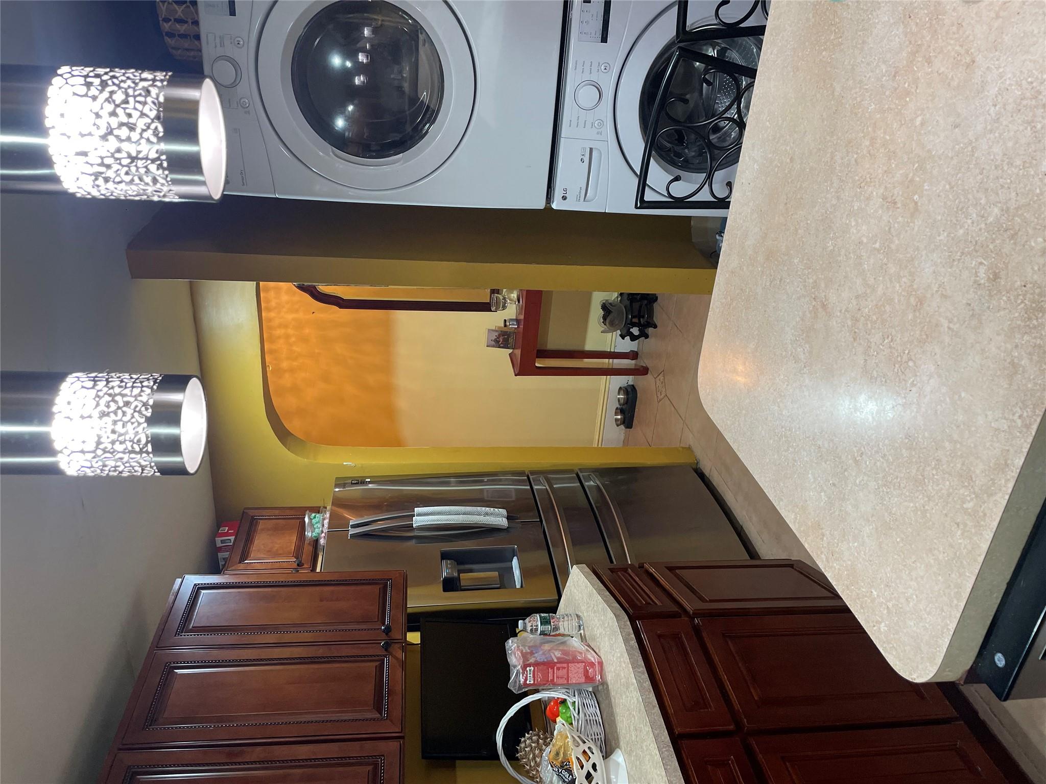 1391 Putnam Avenue Property Photo 5