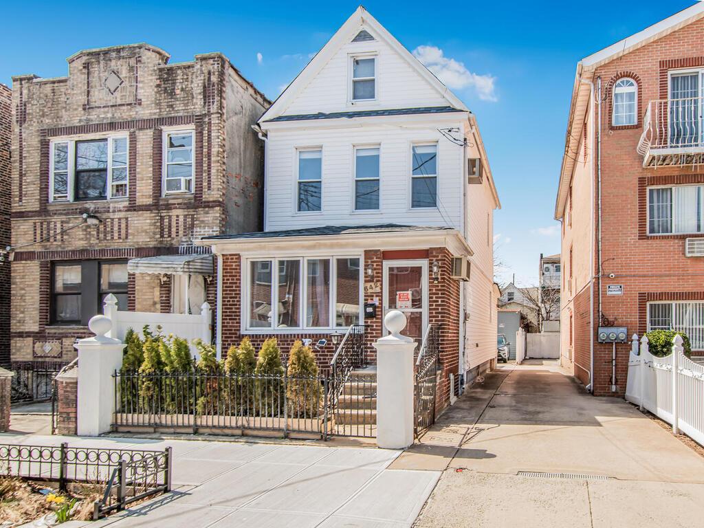 642 E 89th Street Property Photo