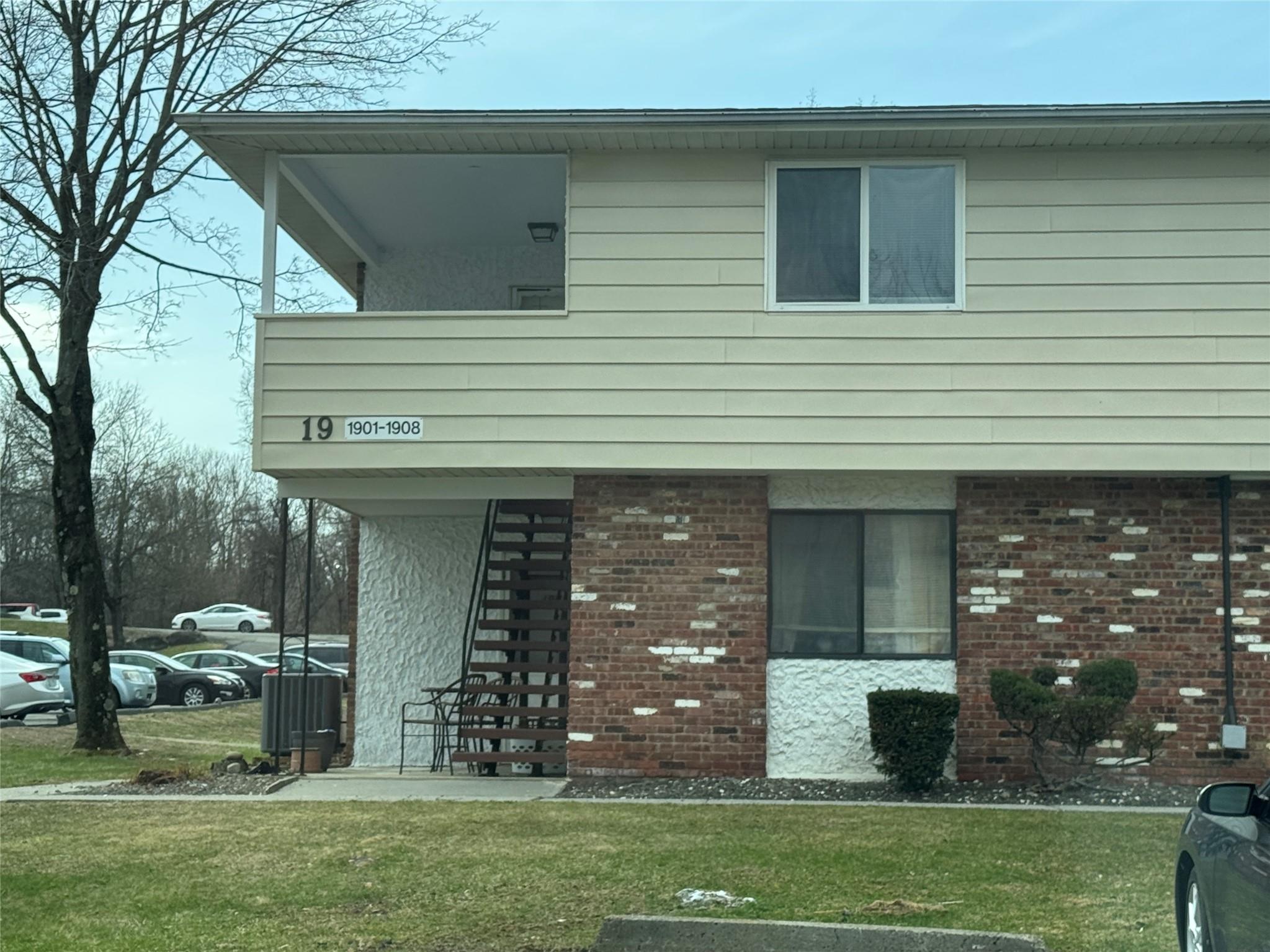 1905 Cortland Drive 19e Property Photo 2