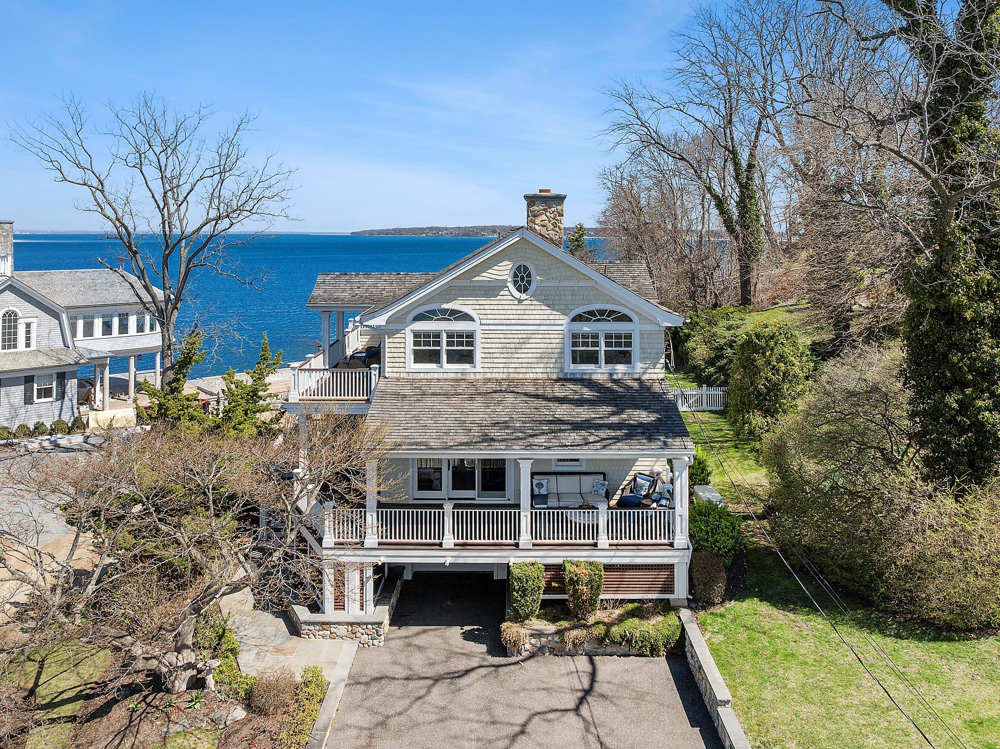 356 Bay Avenue Property Photo 1