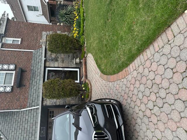 84 Surrey Lane Property Photo
