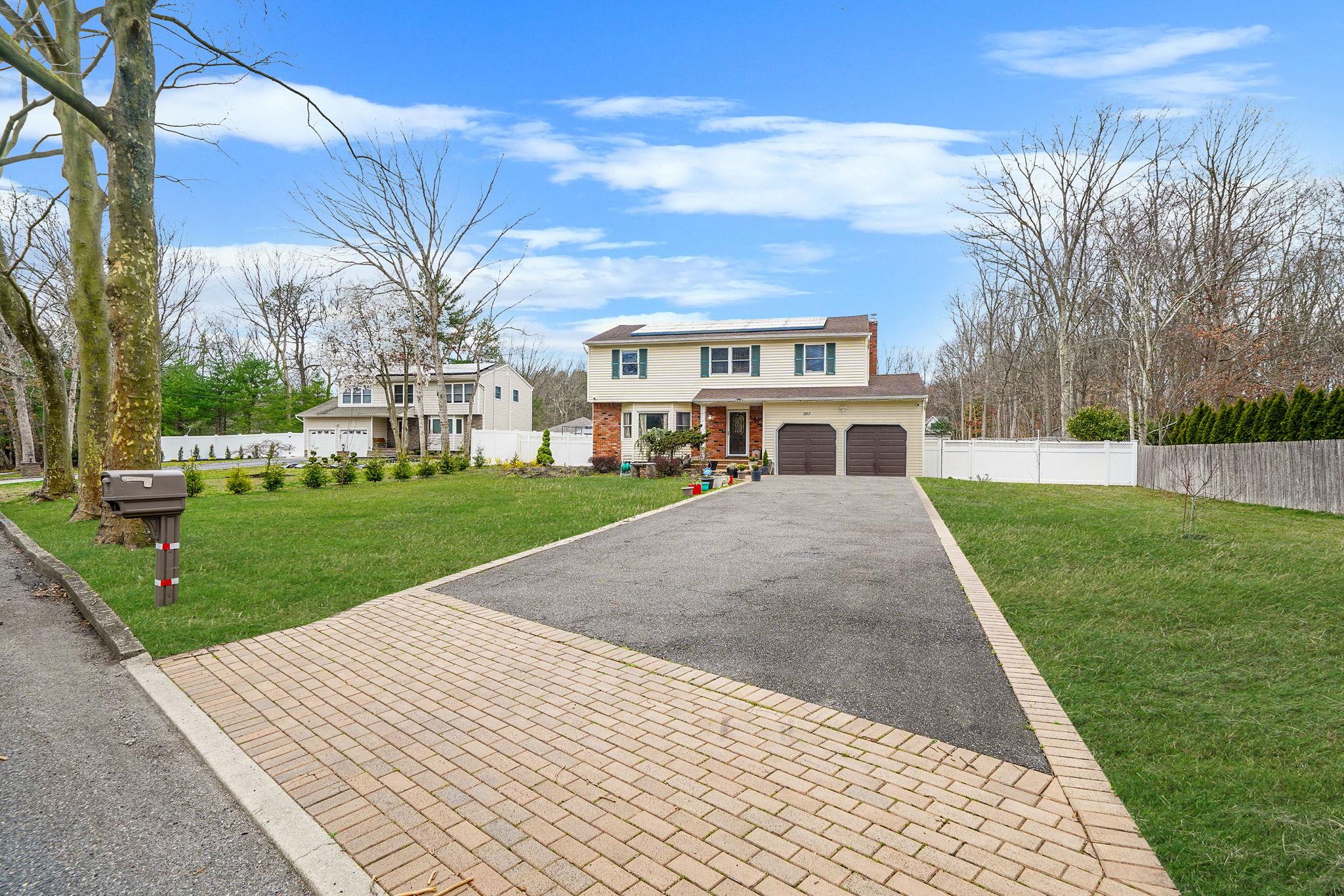 243 Seneca Avenue Dix Hills Property Photo