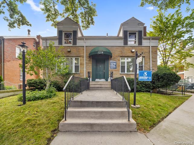 1214 Pelham Parkway Property Photo 1