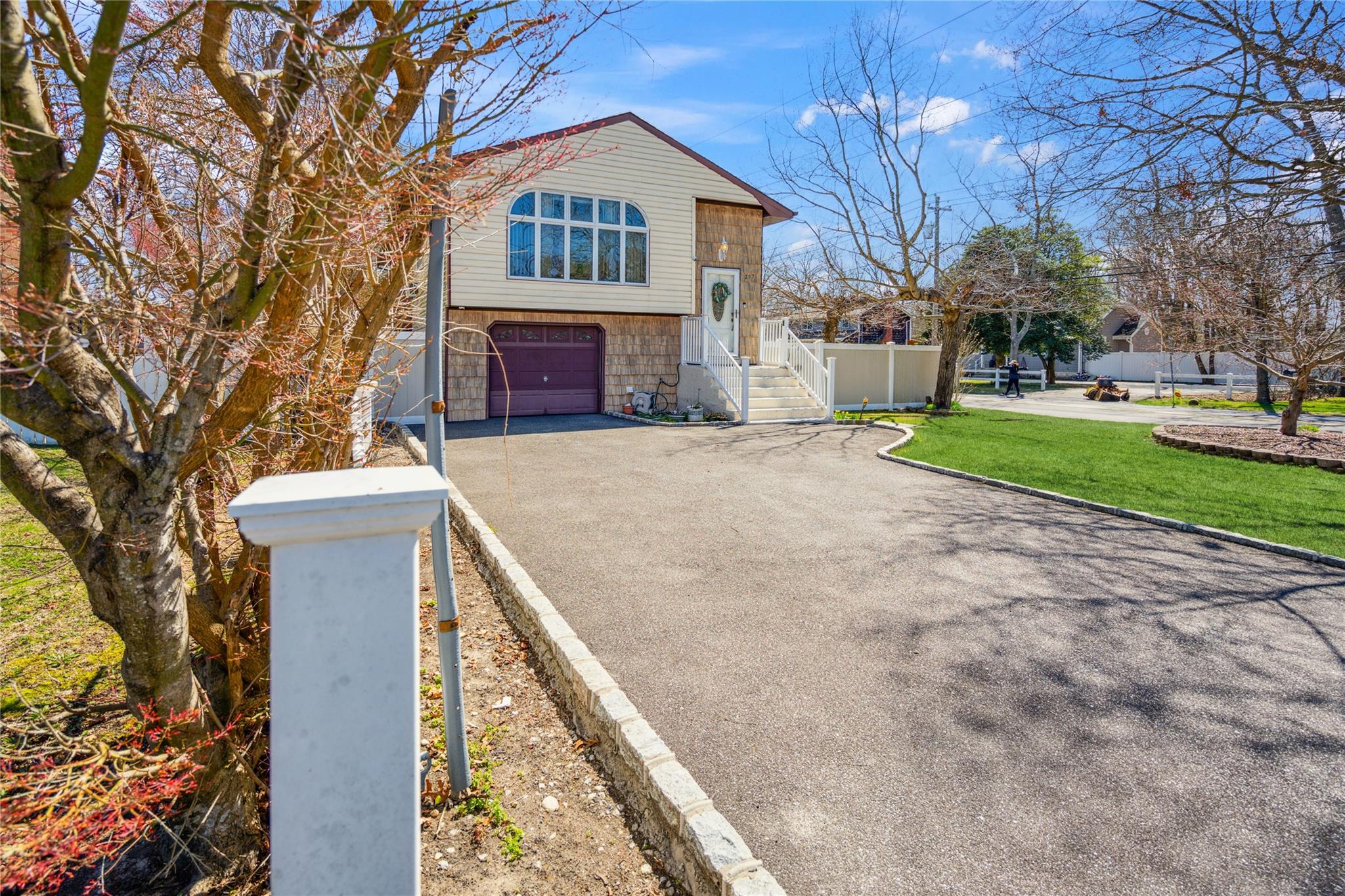 297 Mt Vernon Ave Property Photo