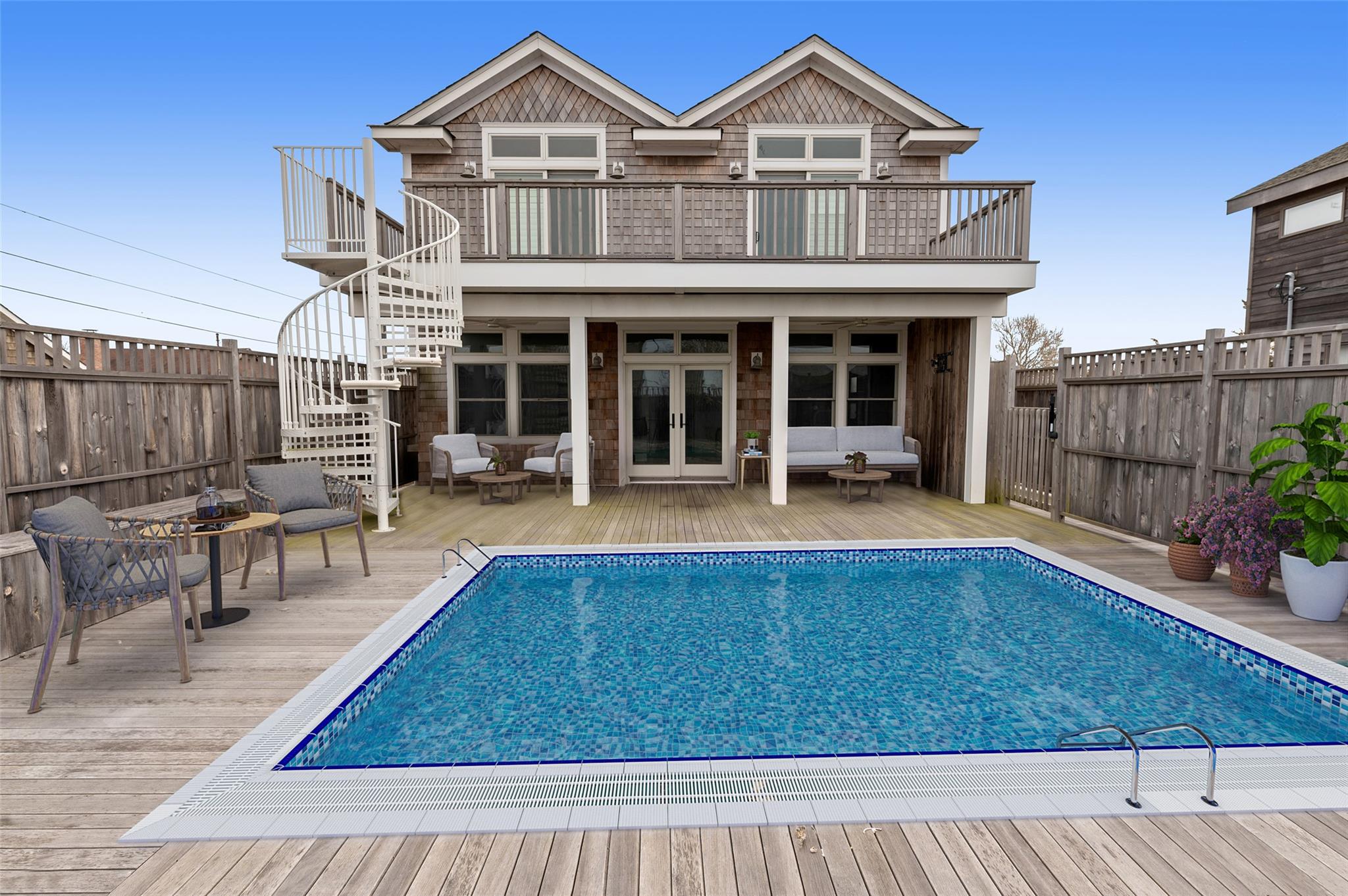 329 Bay Walk Property Photo 2