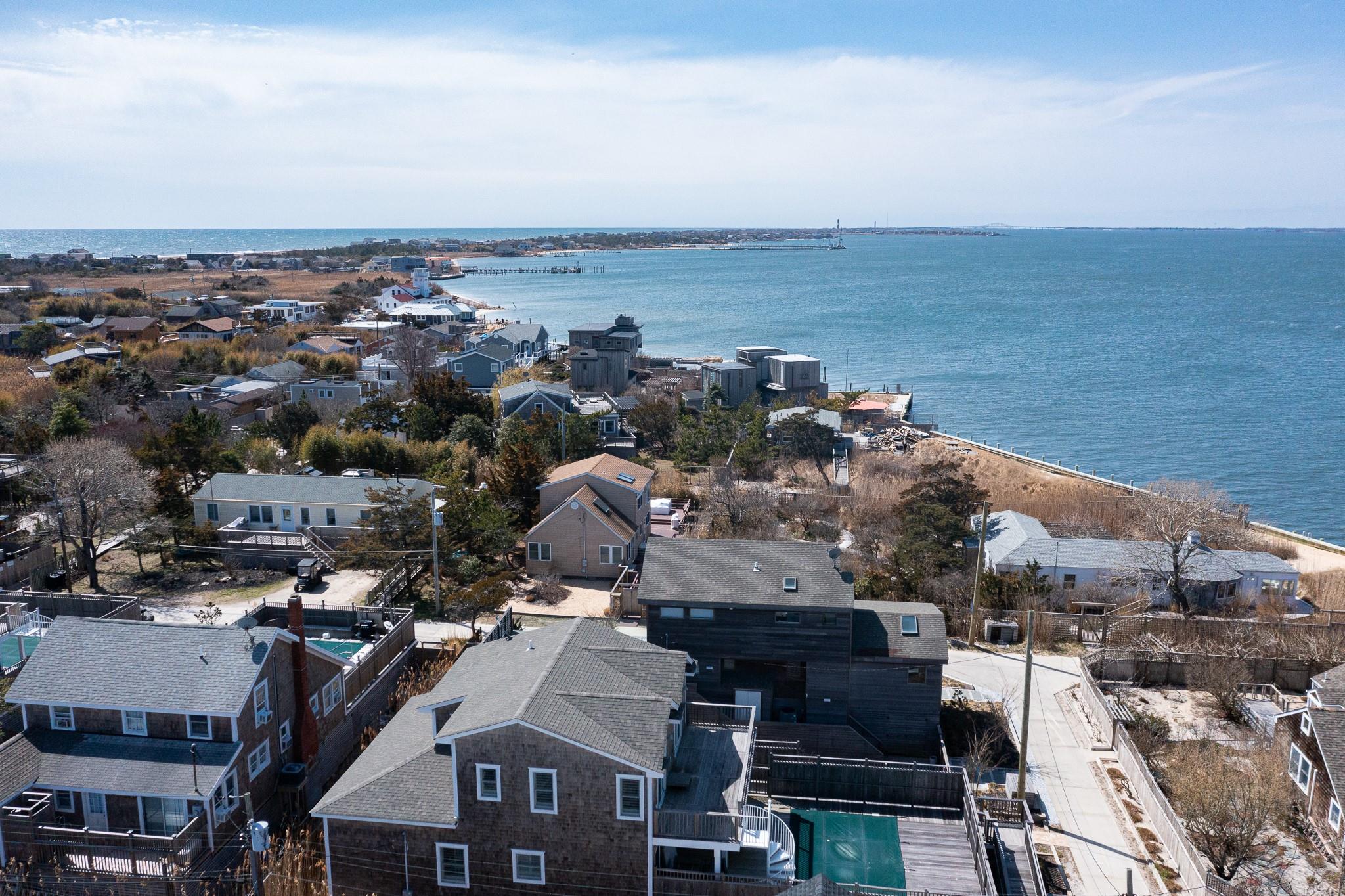 329 Bay Walk Property Photo 5