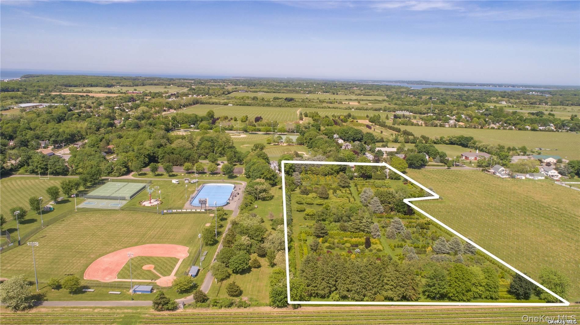 1685 Peconic Lane Property Photo 19