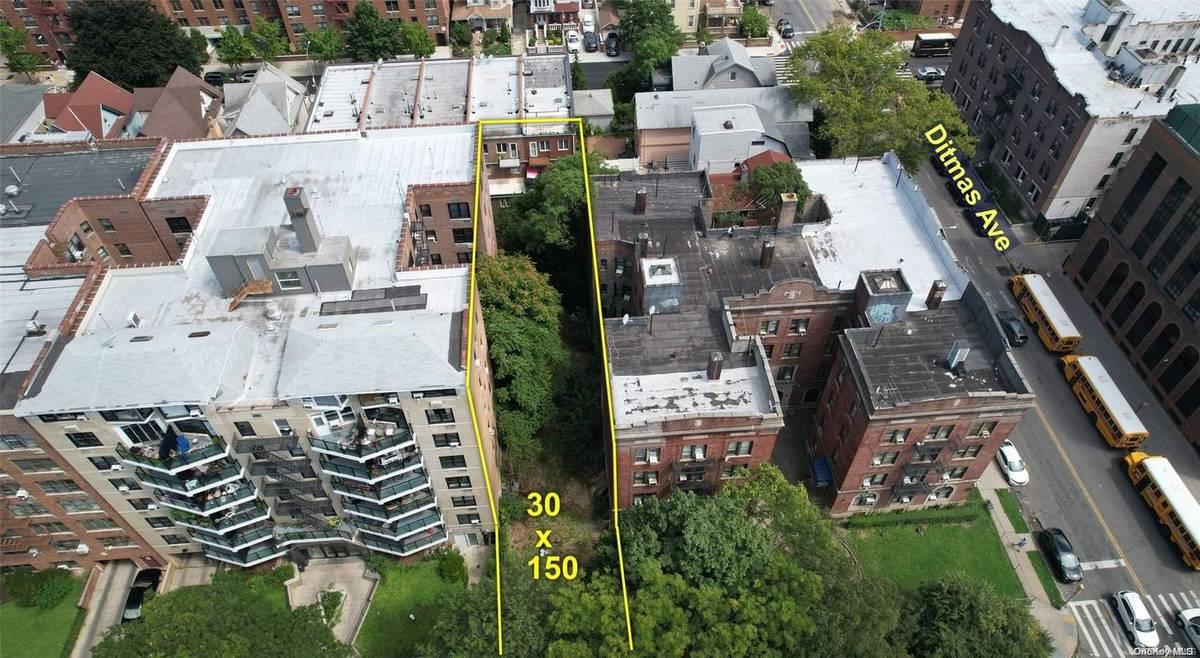 487 Ocean Parkway Property Photo