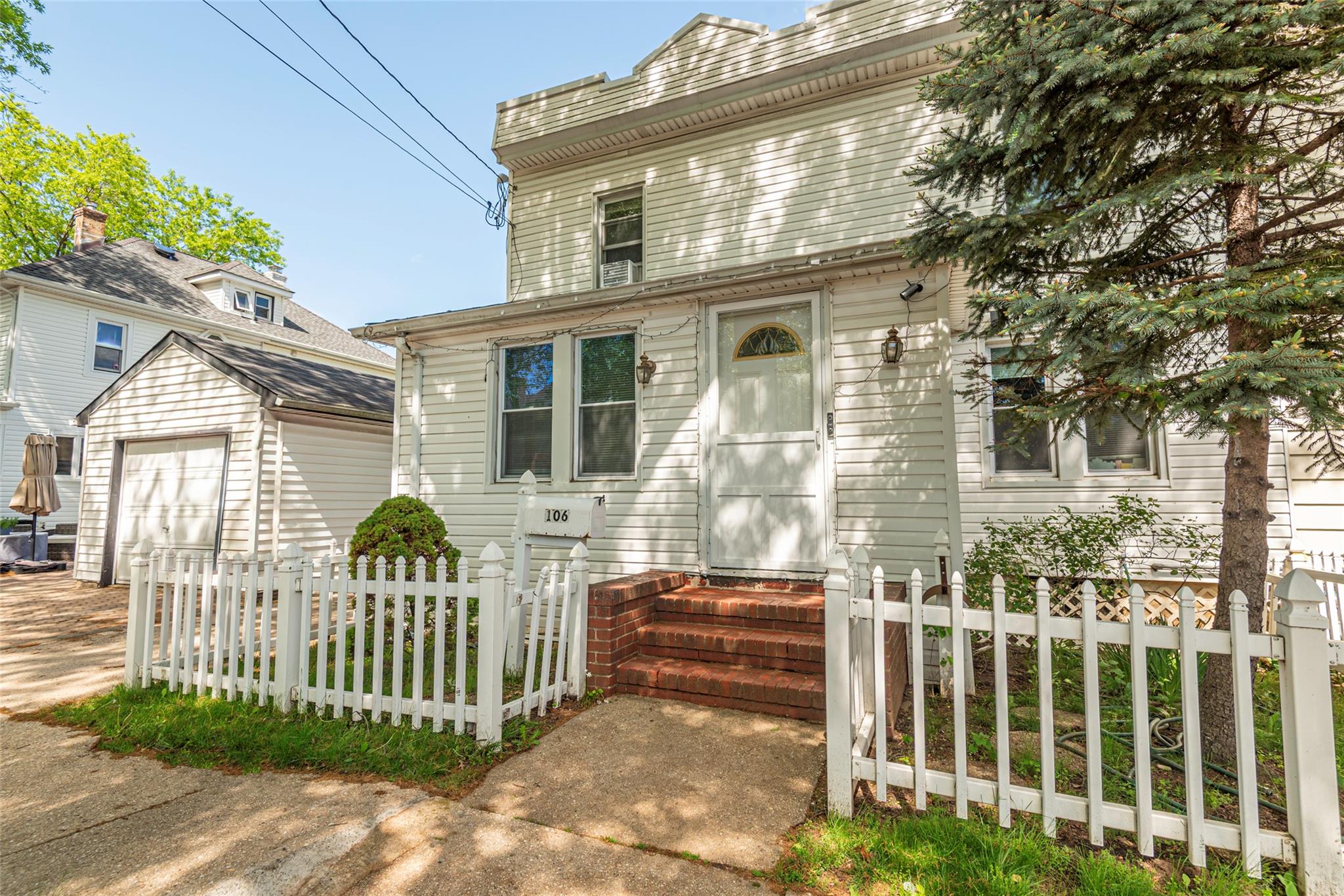 106 S 10 Street Property Photo 2