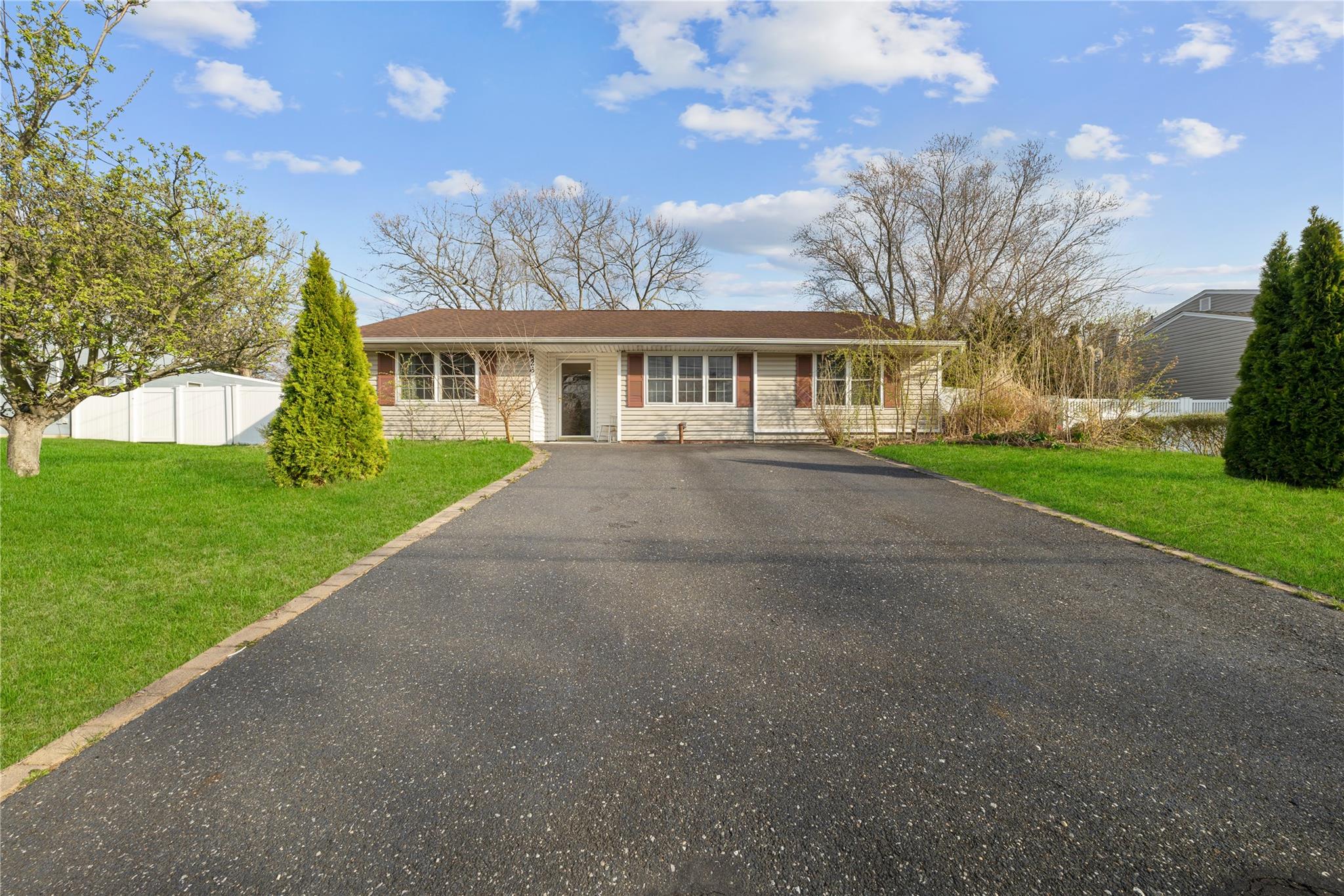 26 Monterey Lane Property Photo