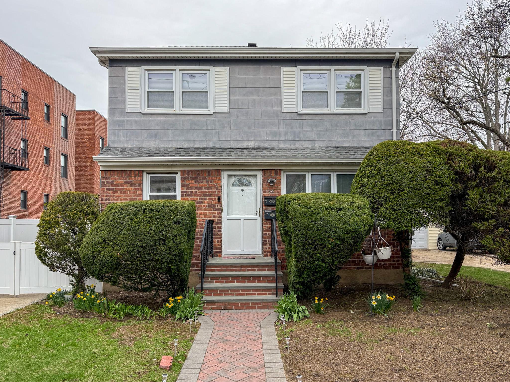 49 E Hawthorne Avenue Property Photo