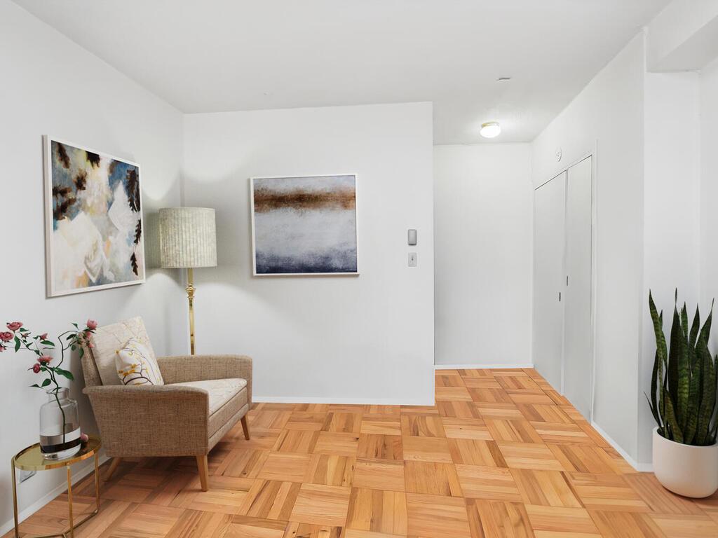 4 Fordham Hill Oval 8d Property Photo 2