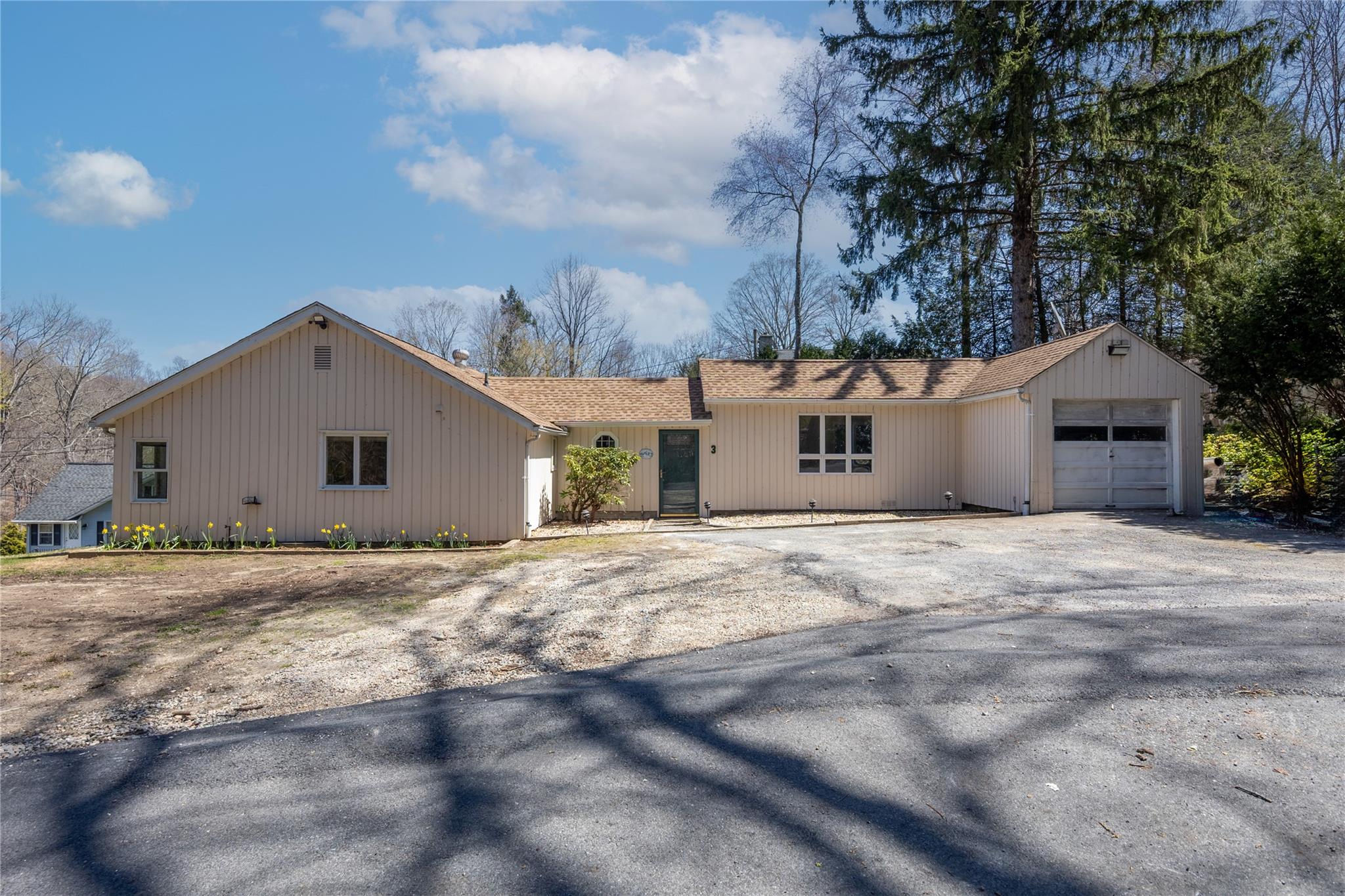 3 Lake Avenue Property Photo