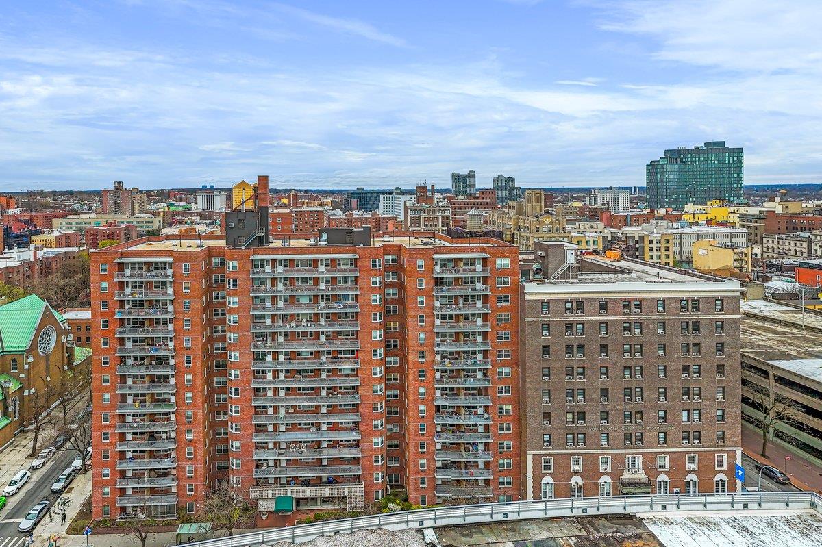 89-15 Parsons Boulevard 3j Property Photo