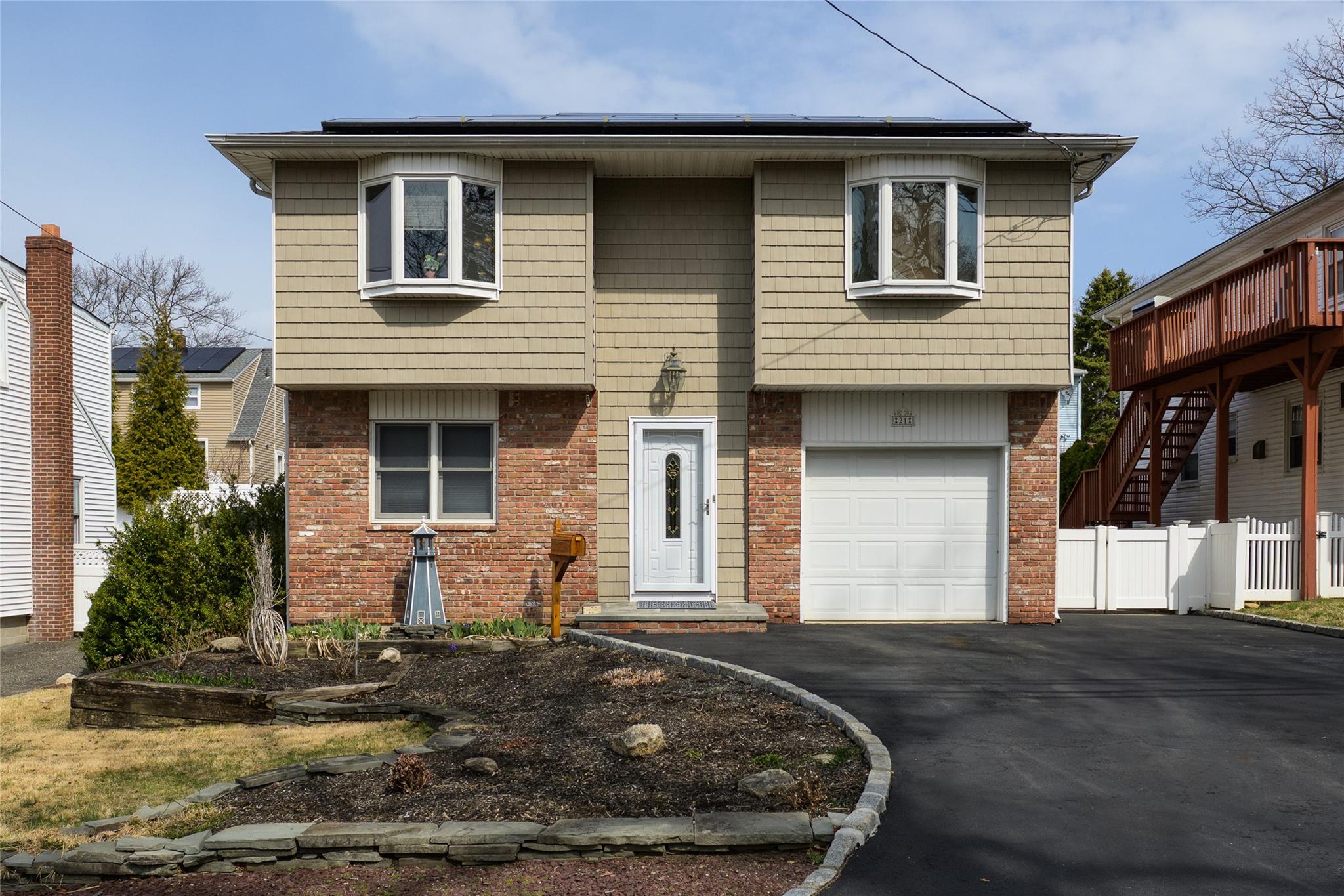 21 Godfrey Avenue Property Photo