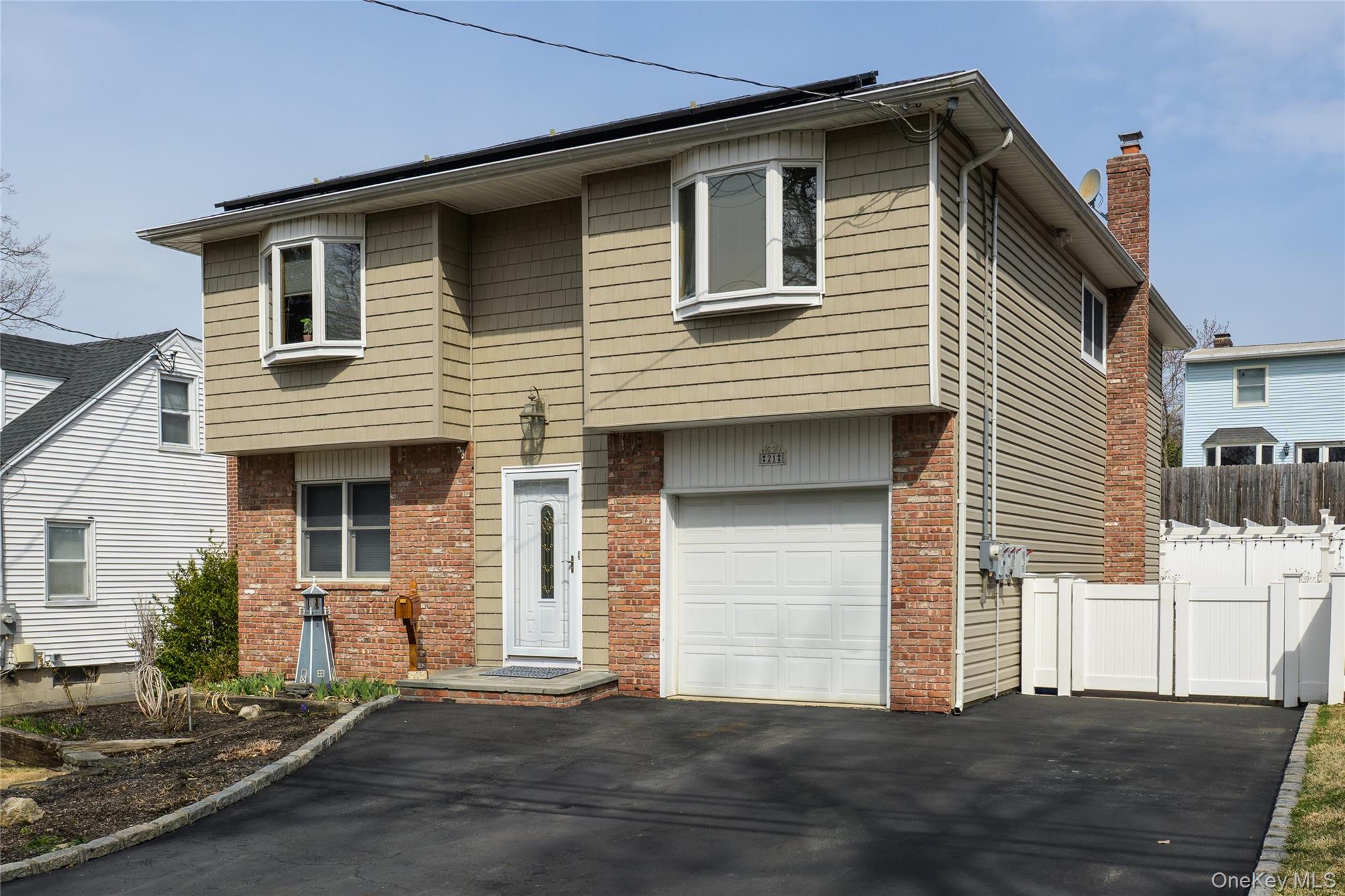 21 Godfrey Avenue Property Photo 2
