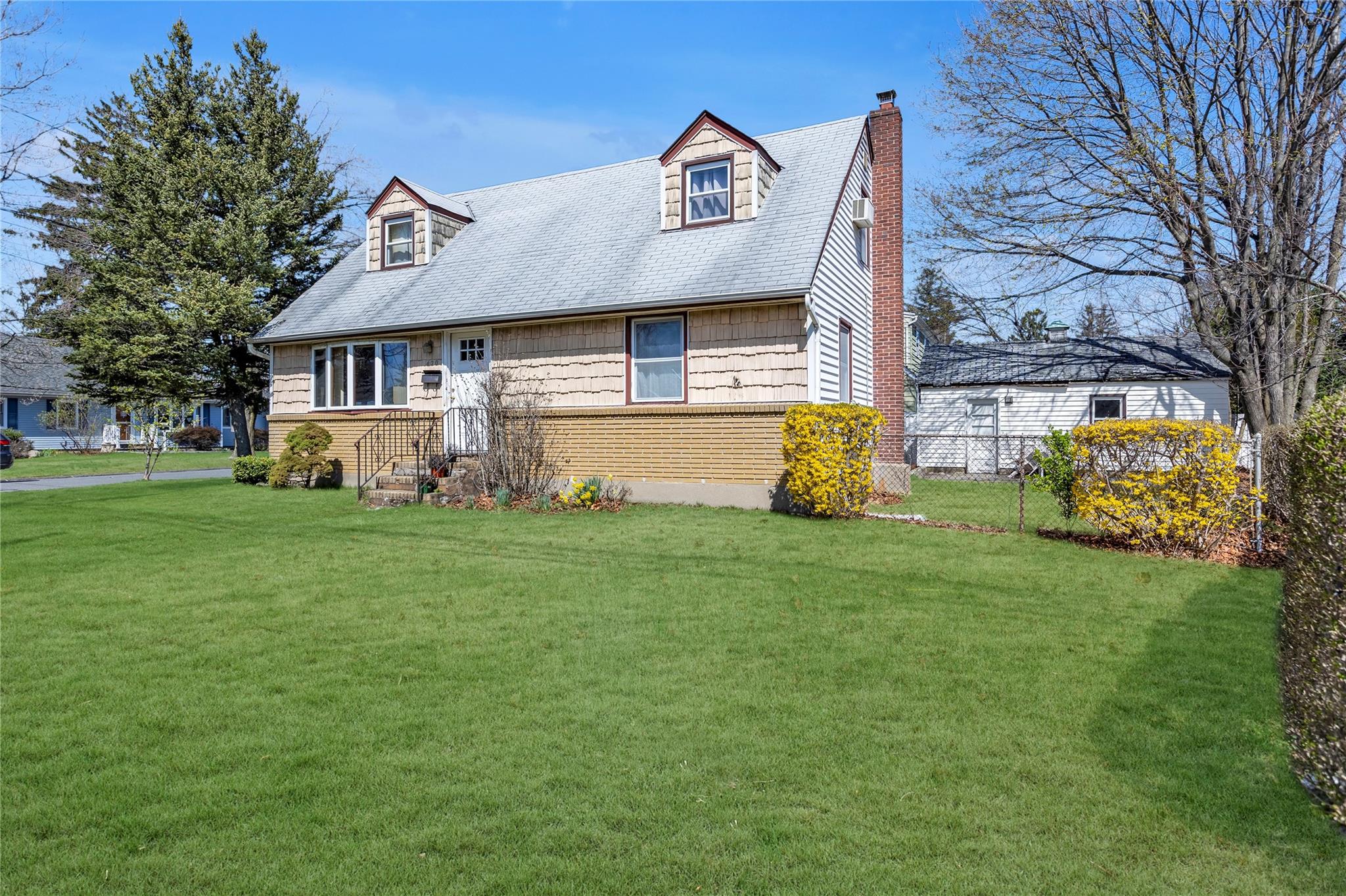 420 Pulaski Road Property Photo