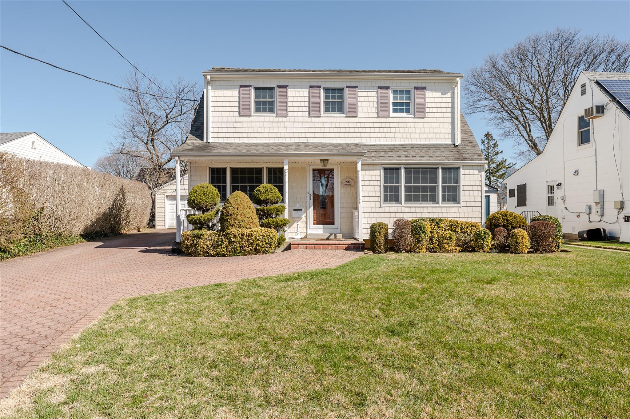 209 Forest Street Property Photo