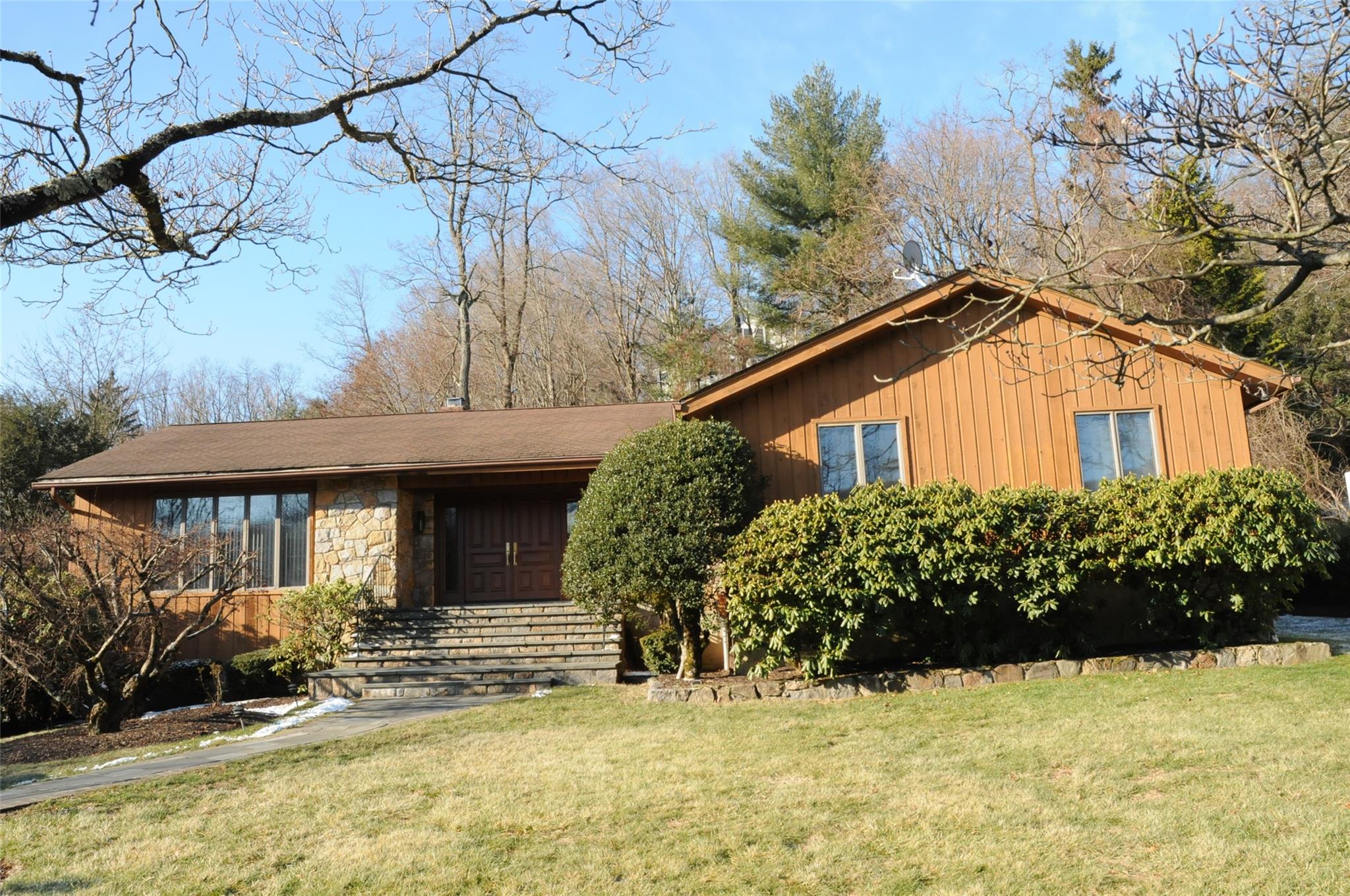 8 Tumblebrook Court Property Photo