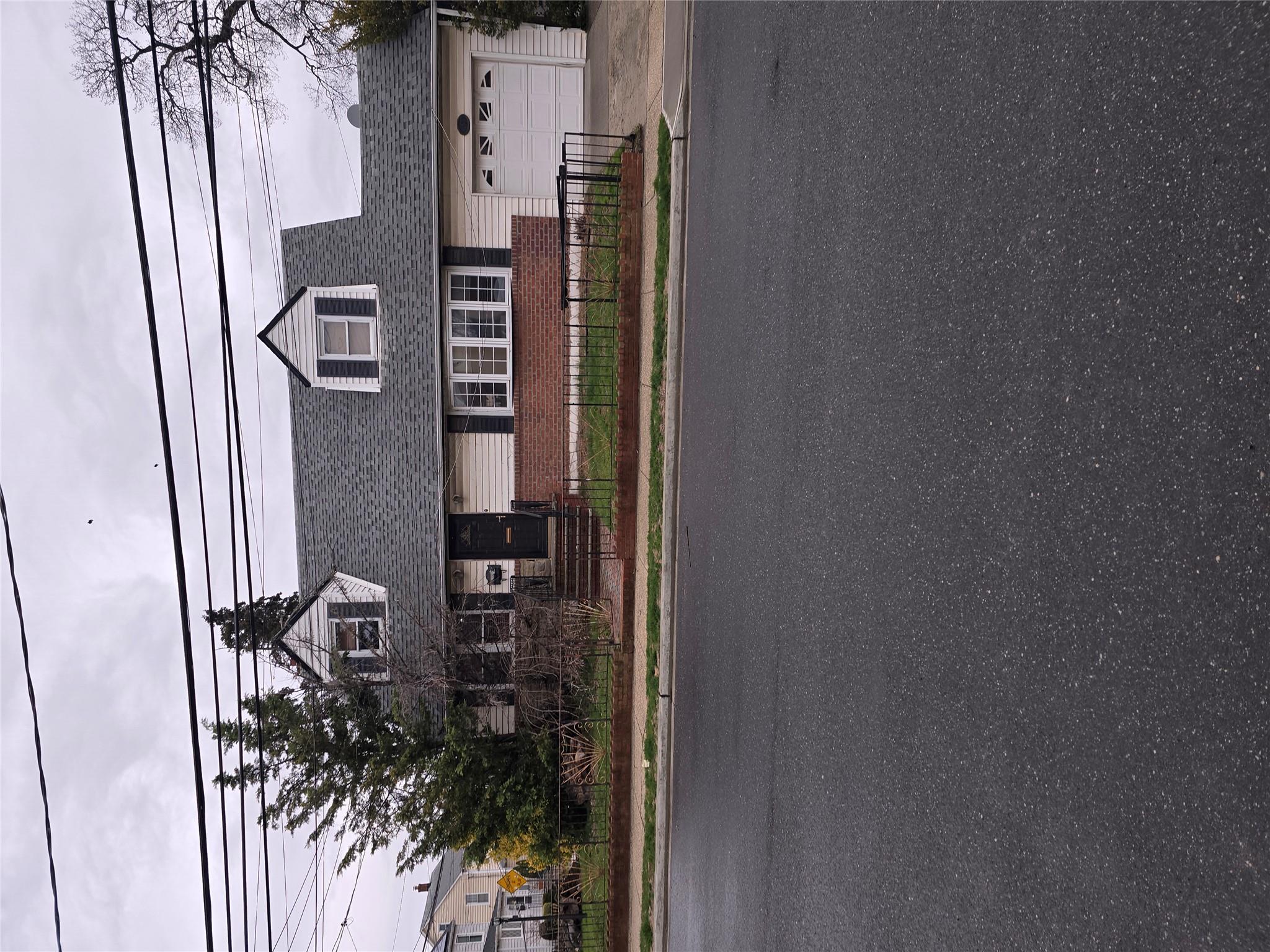 163 E Hawthorne Avenue Property Photo
