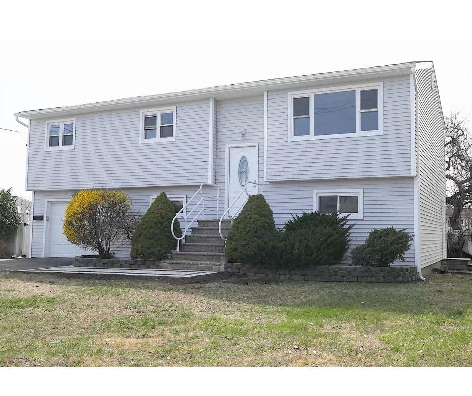 830 N Clinton Avenue Property Photo