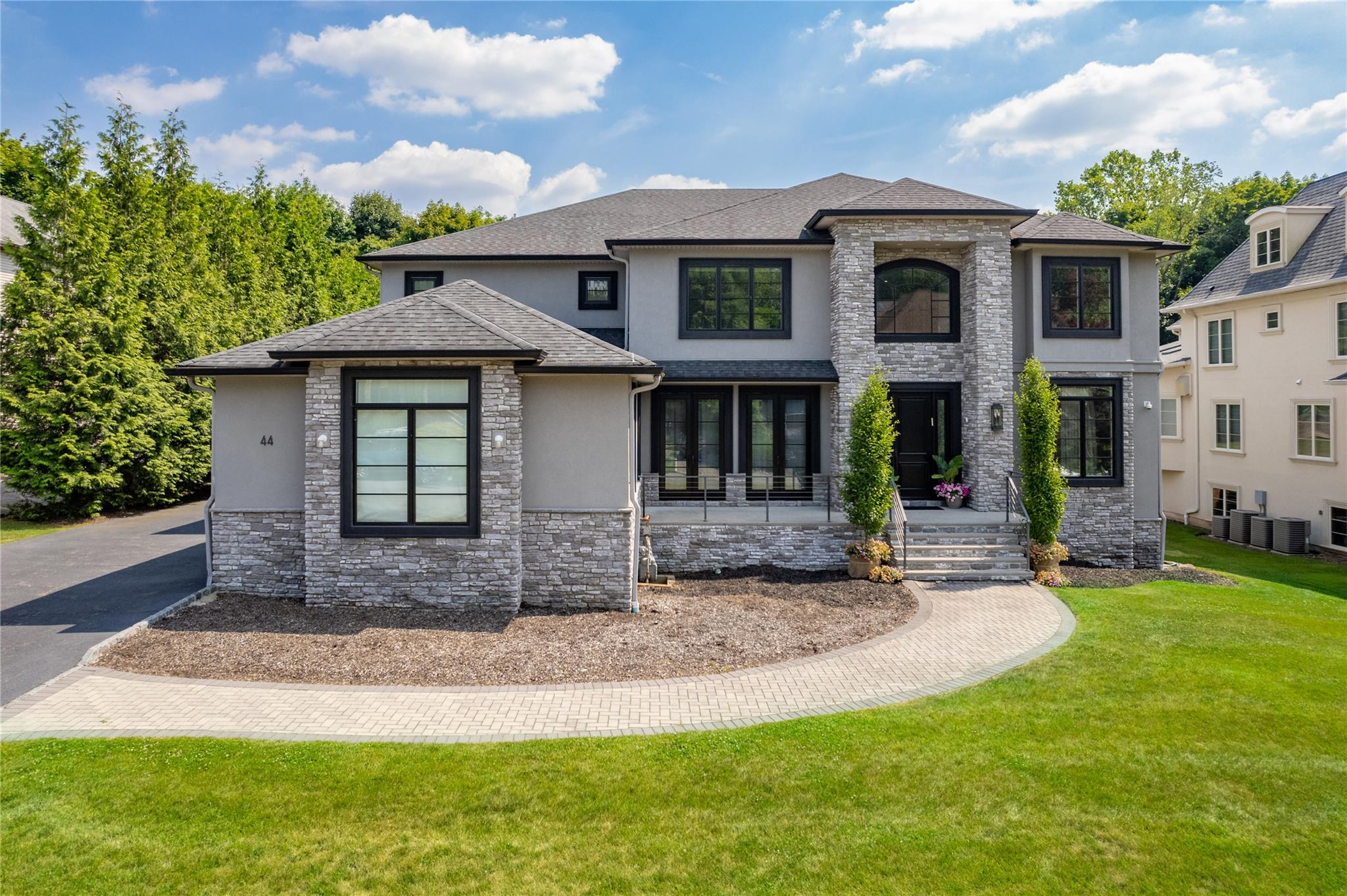 44 Parker Boulevard Property Photo