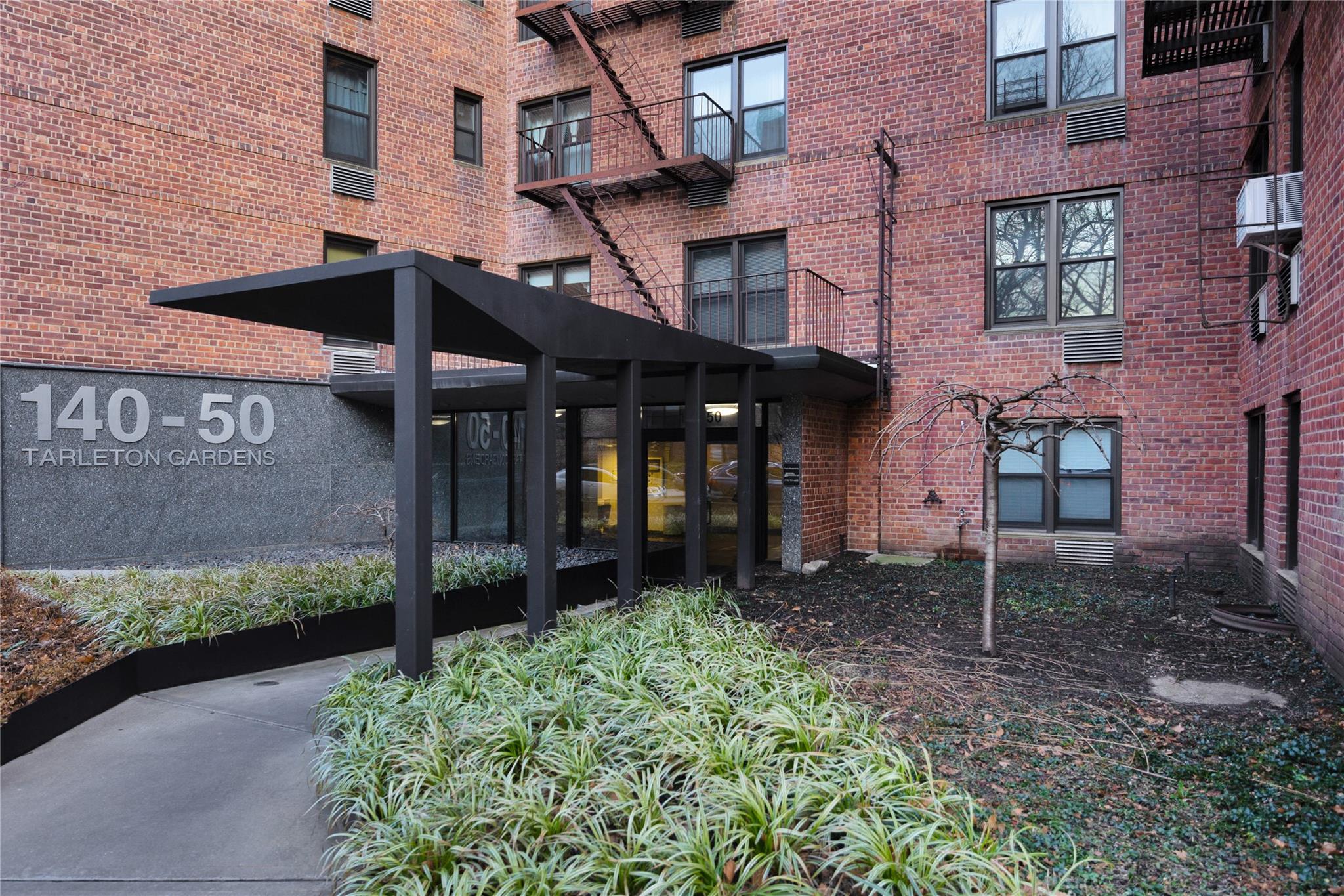 140-50 Burden Crescent 1d Property Photo