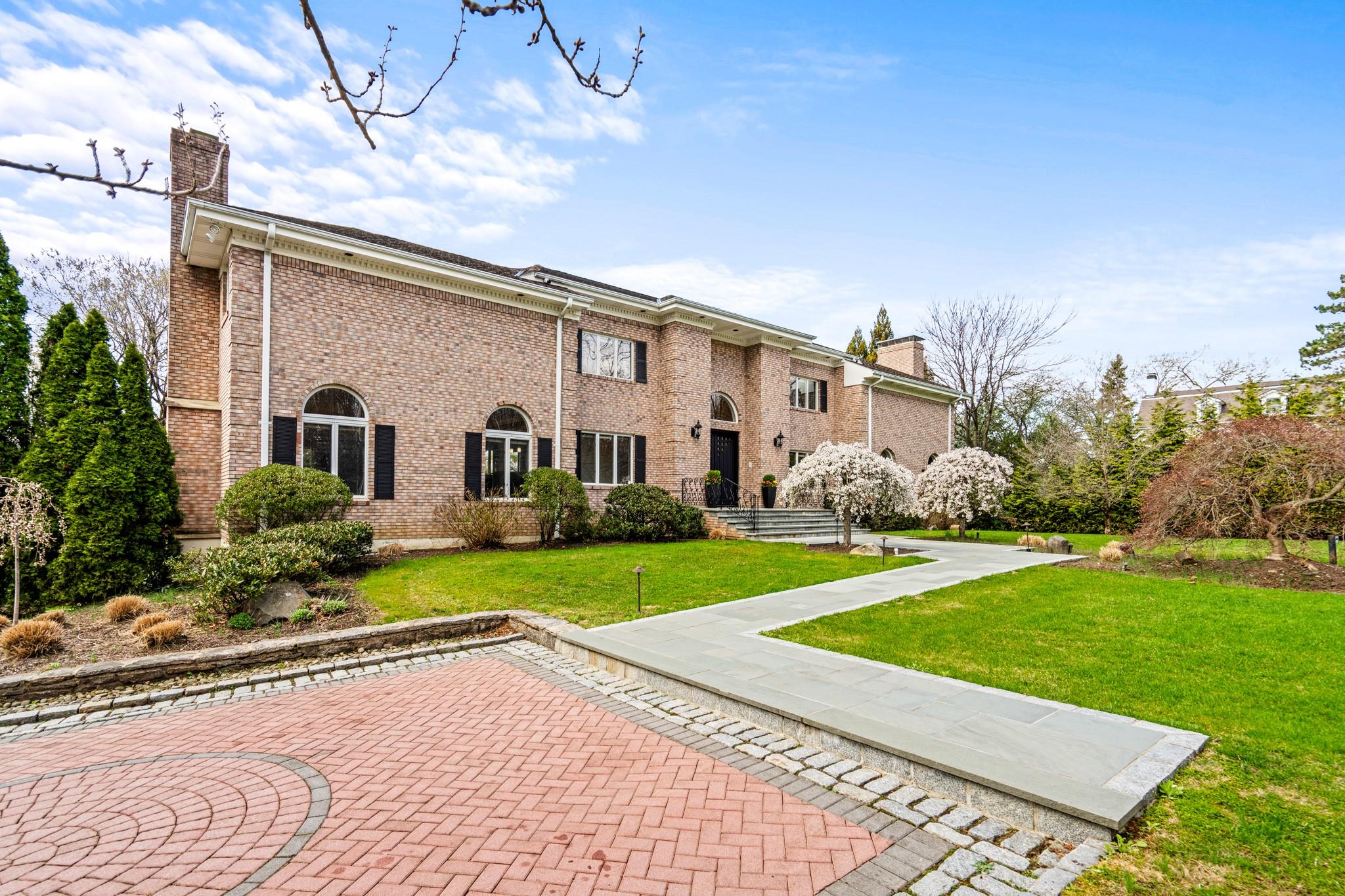 350 North Street Property Photo