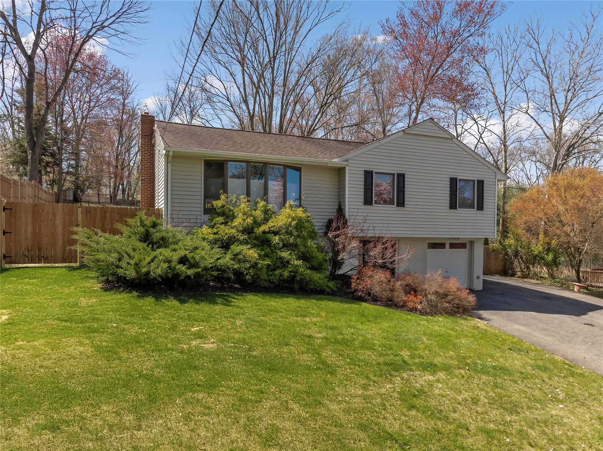 515 Oak Tree Road Property Photo