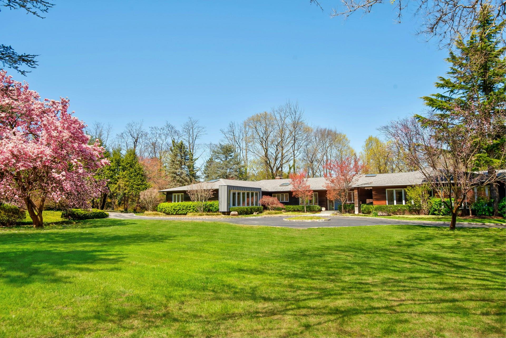75 Cow Neck Rd Property Photo
