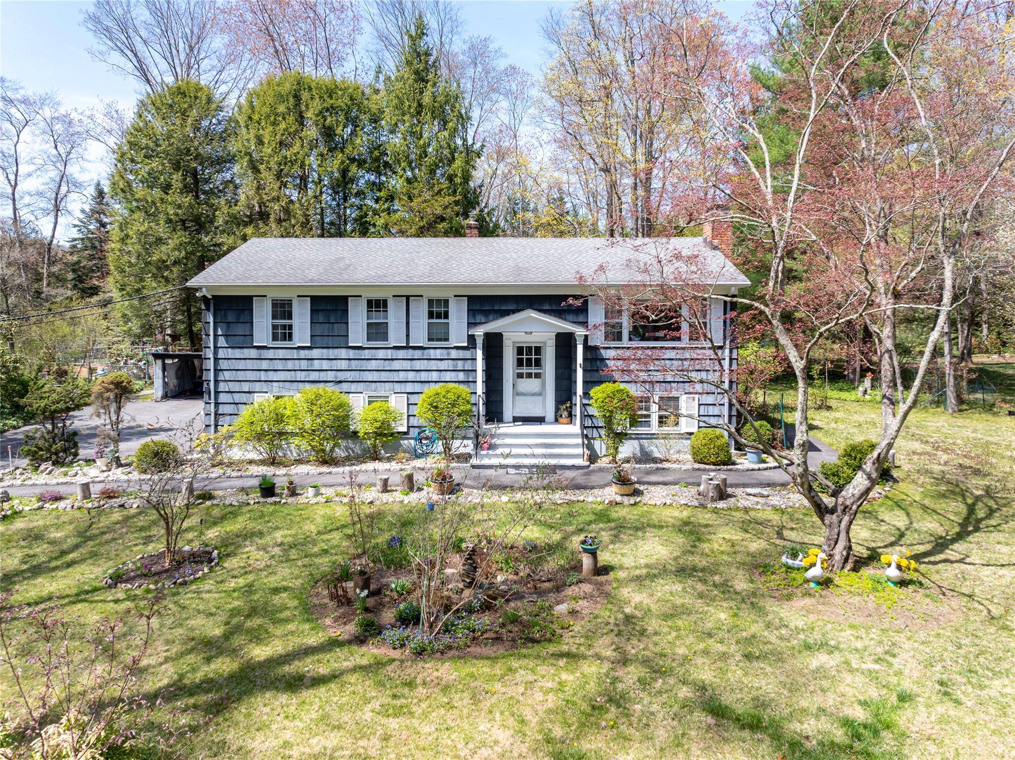 25 Twin Lakes Road Property Photo 1