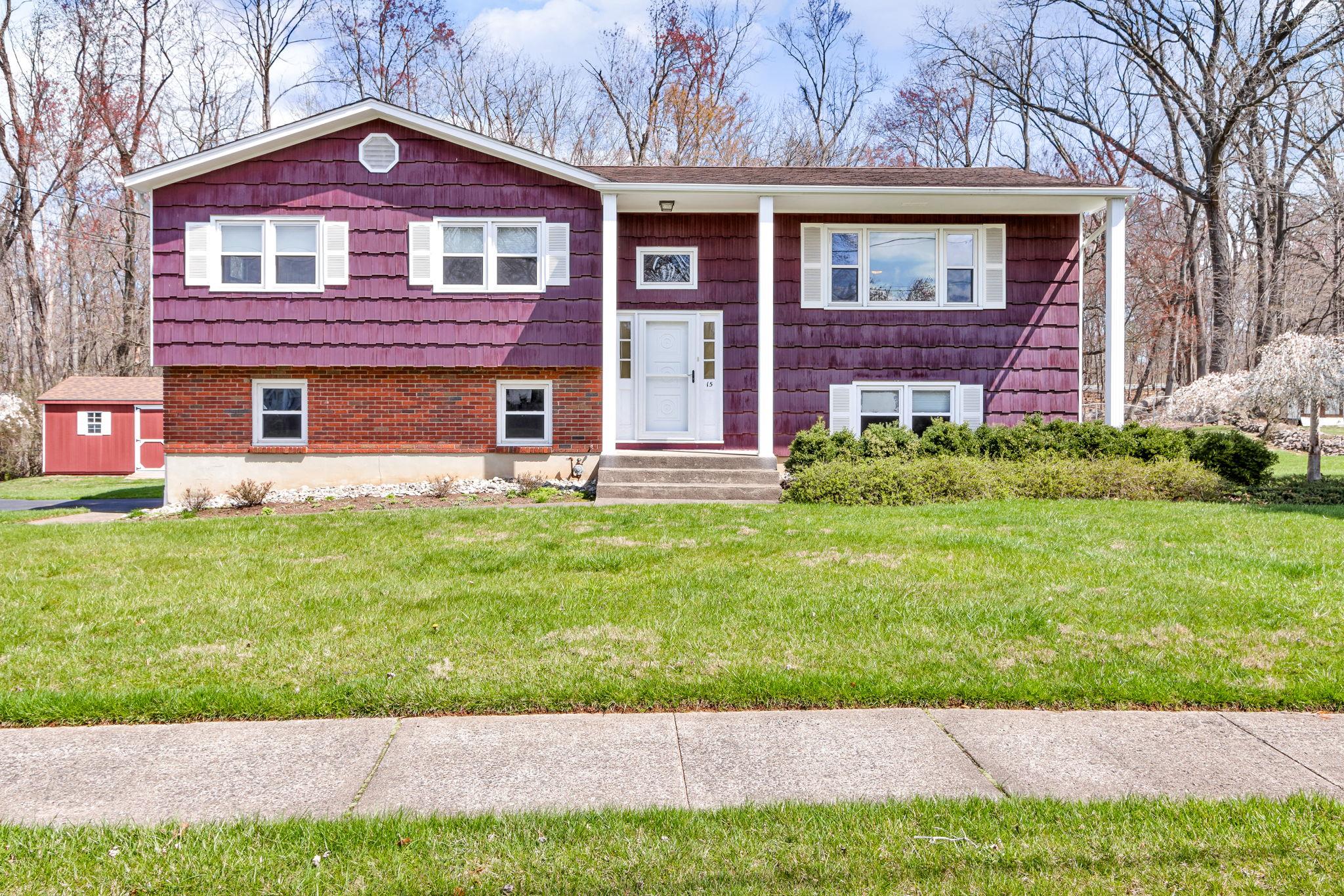 15 John F Kennedy Dr Property Photo