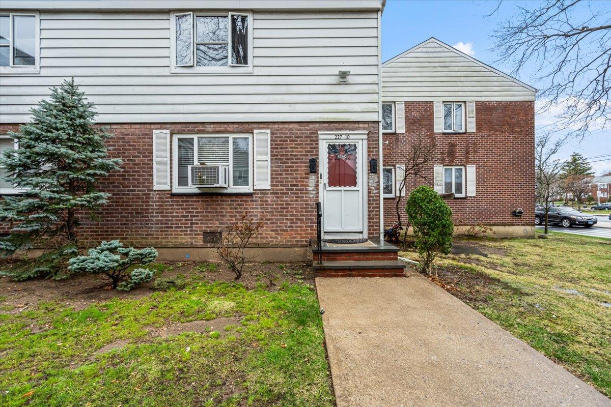 227-10 Hillside Avenue Upper Property Photo