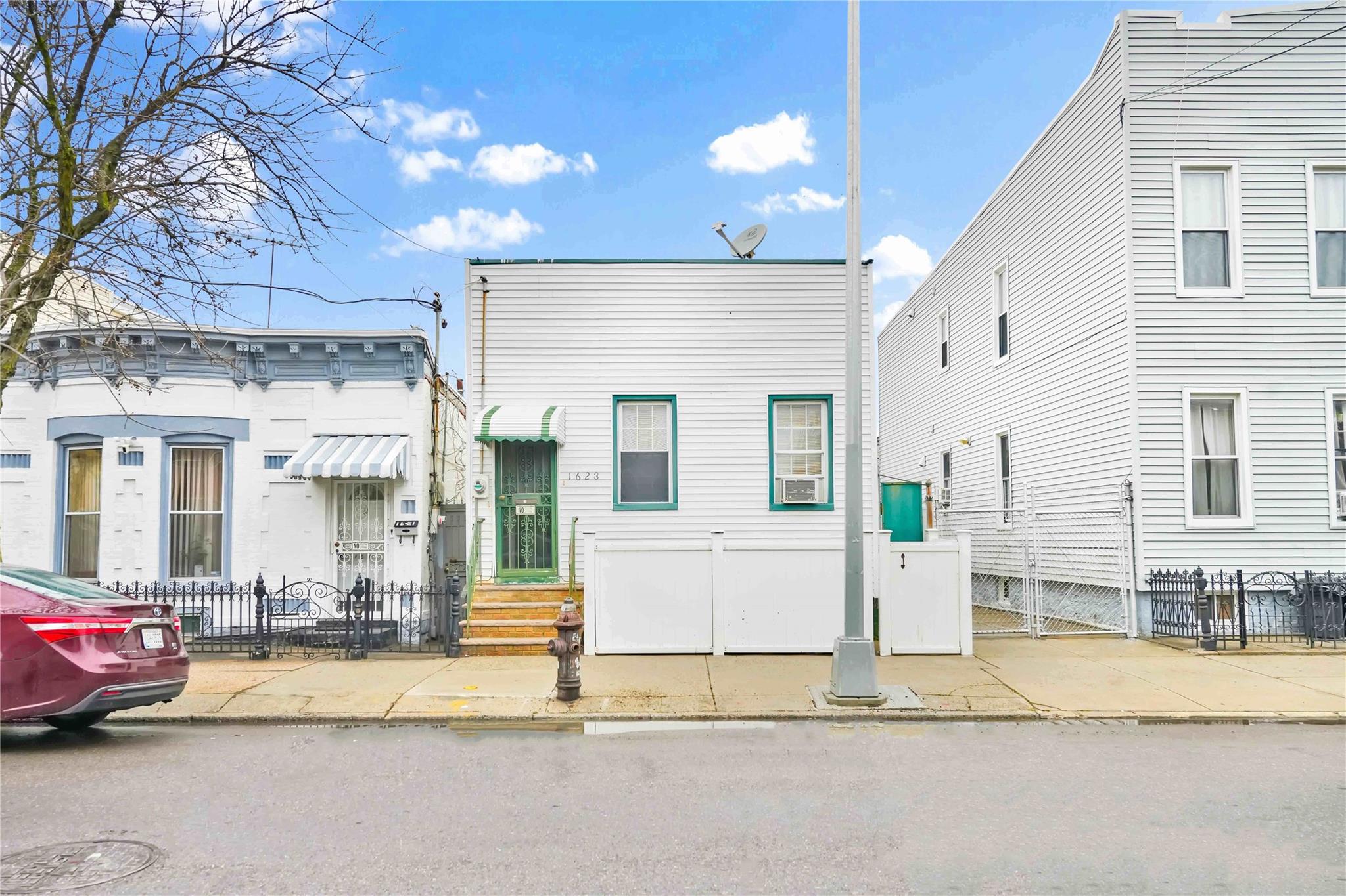 1623 George St Property Photo