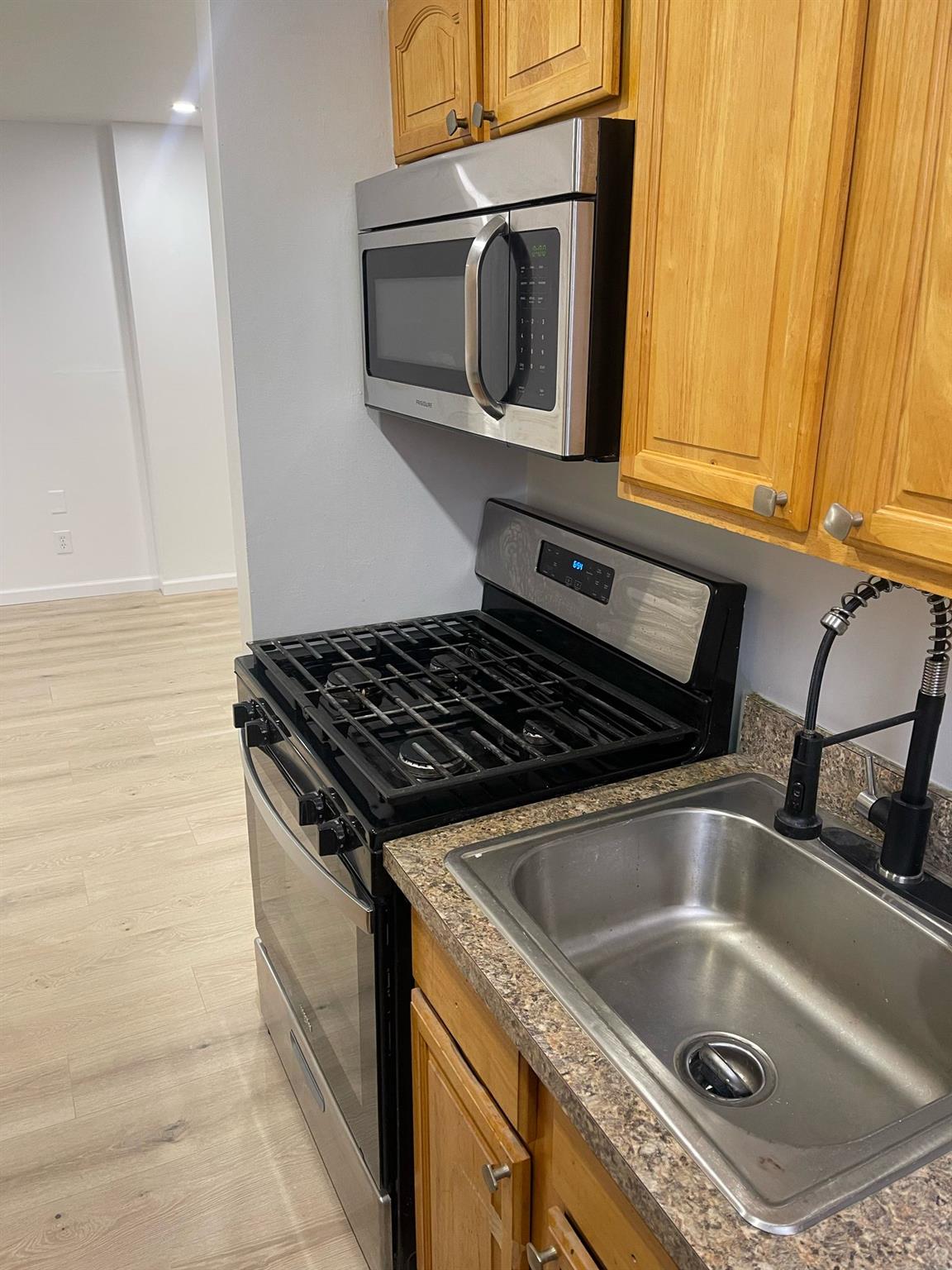 1216 E 82nd Street 101 Property Photo 4