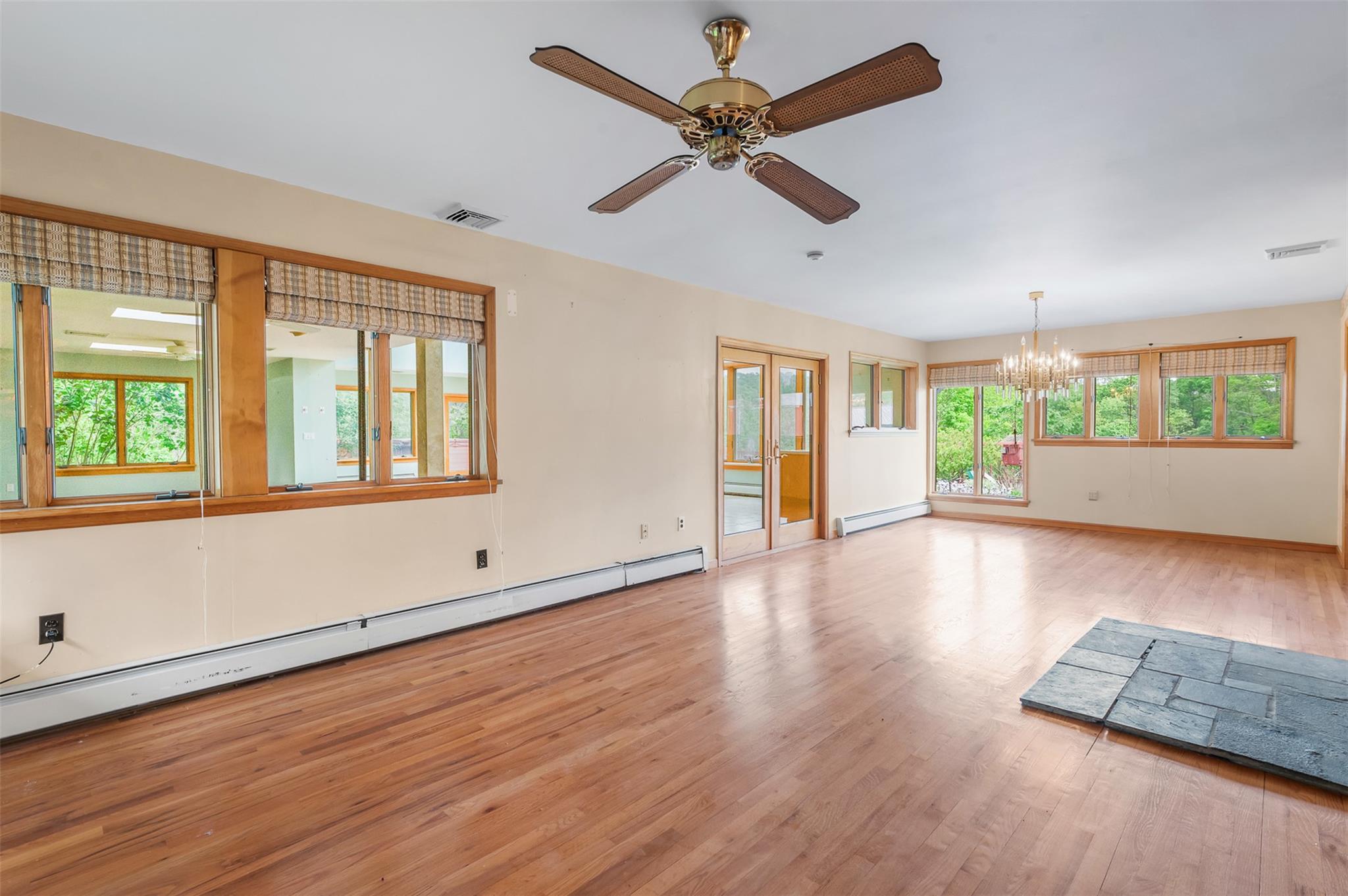 370 Forest Road Property Photo 10