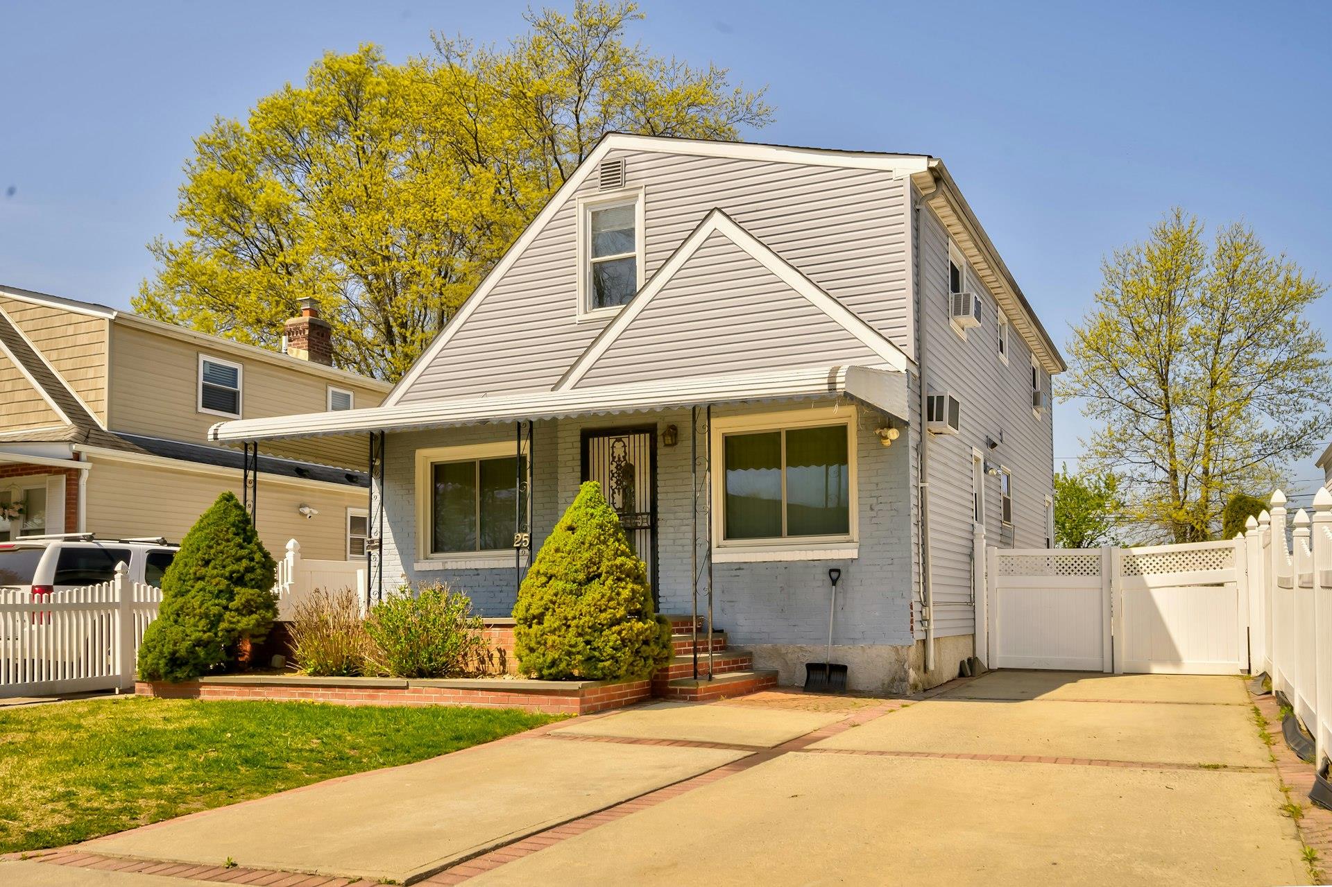 25 Virginia Drive Property Photo 3