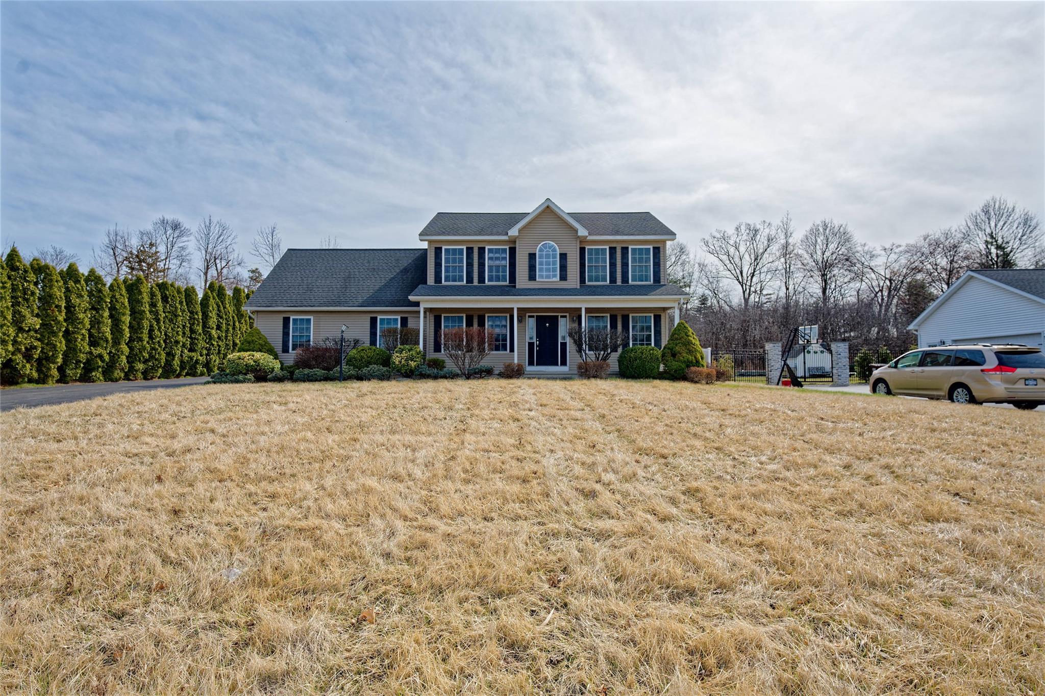 24 Laura Lane Property Photo